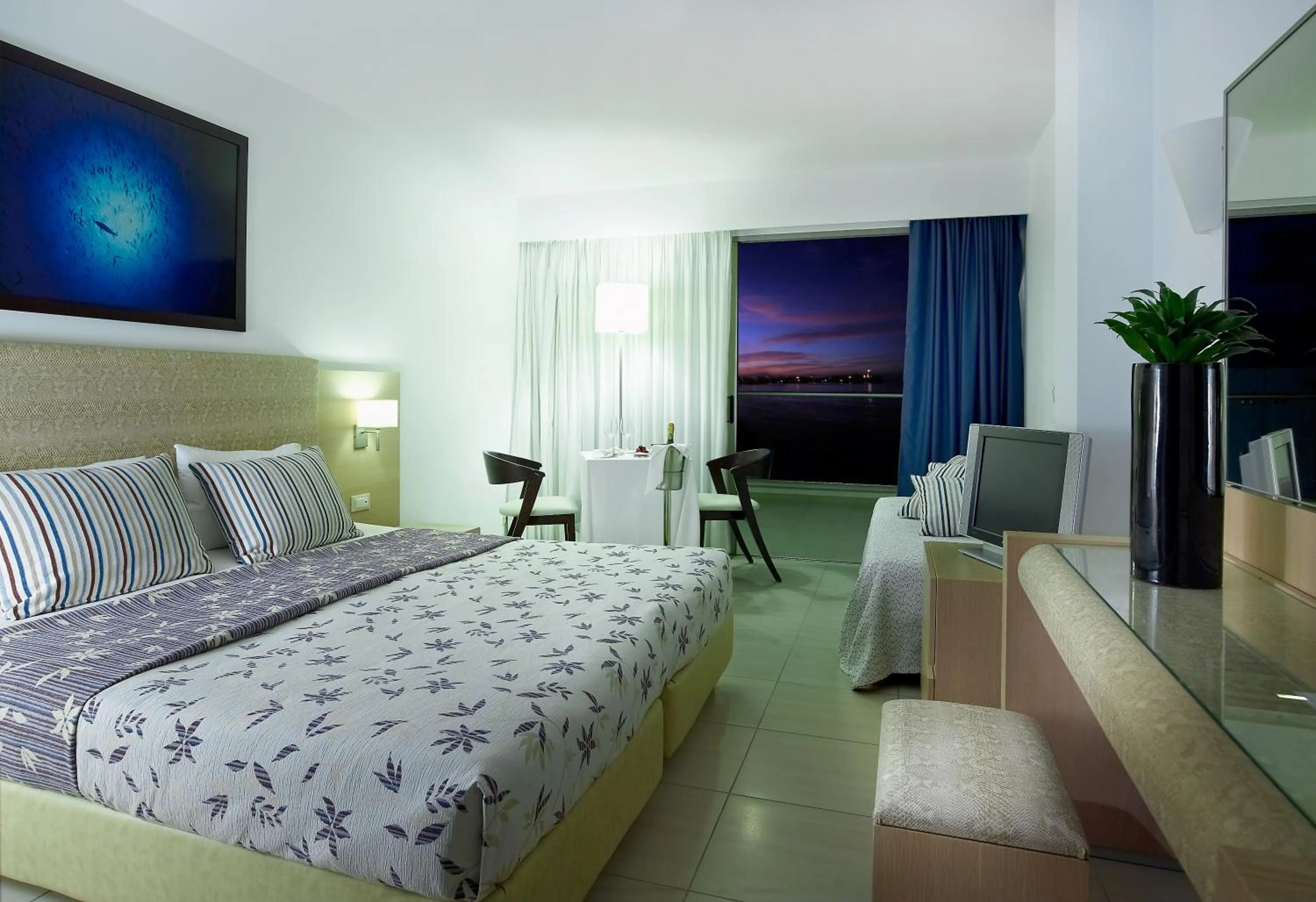 Sea view, Bed in Albatros Spa & Resort Hotel