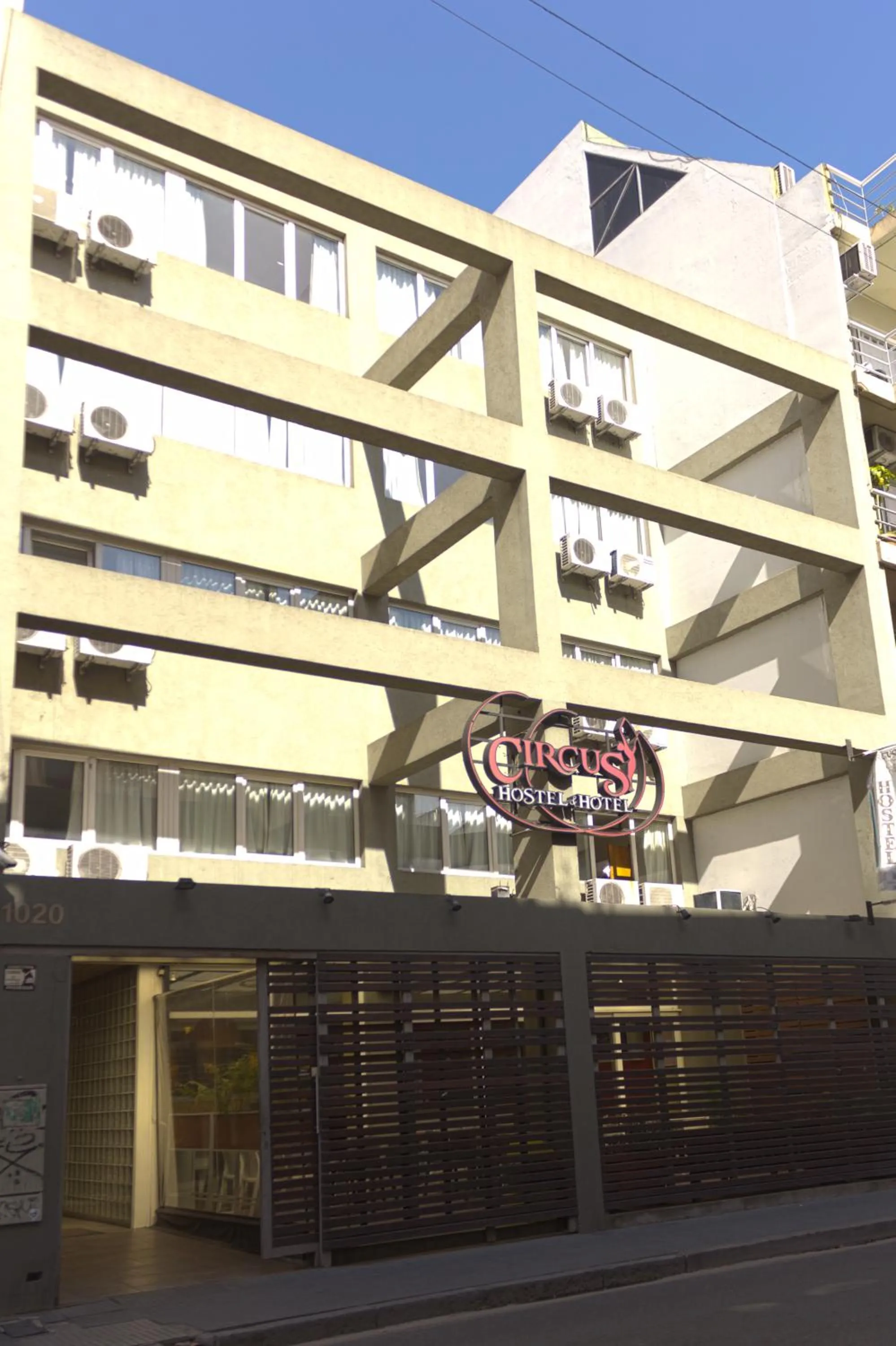 Facade/entrance in Circus Hostel