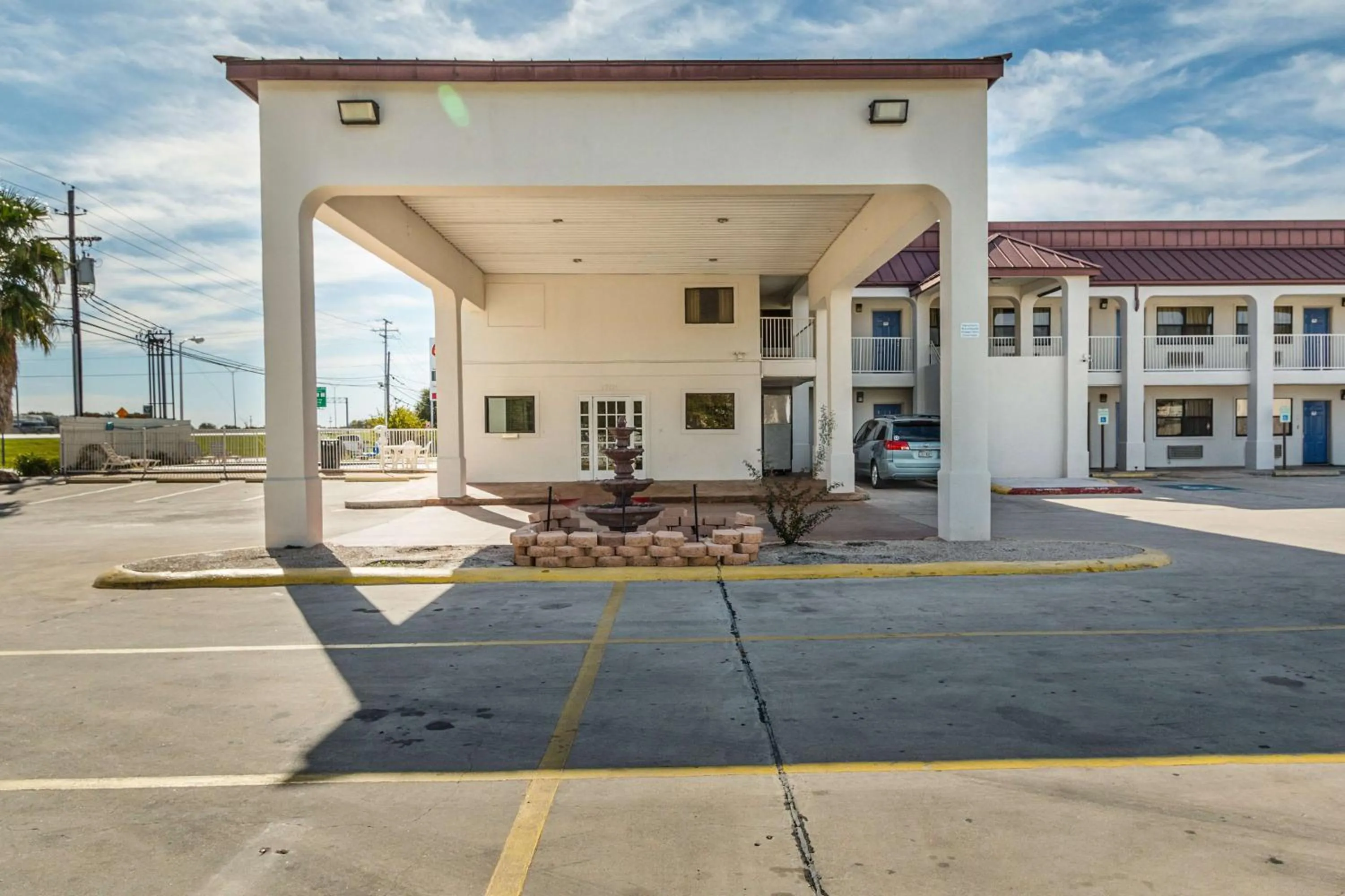 Property building in Motel 6-San Marcos, TX - North