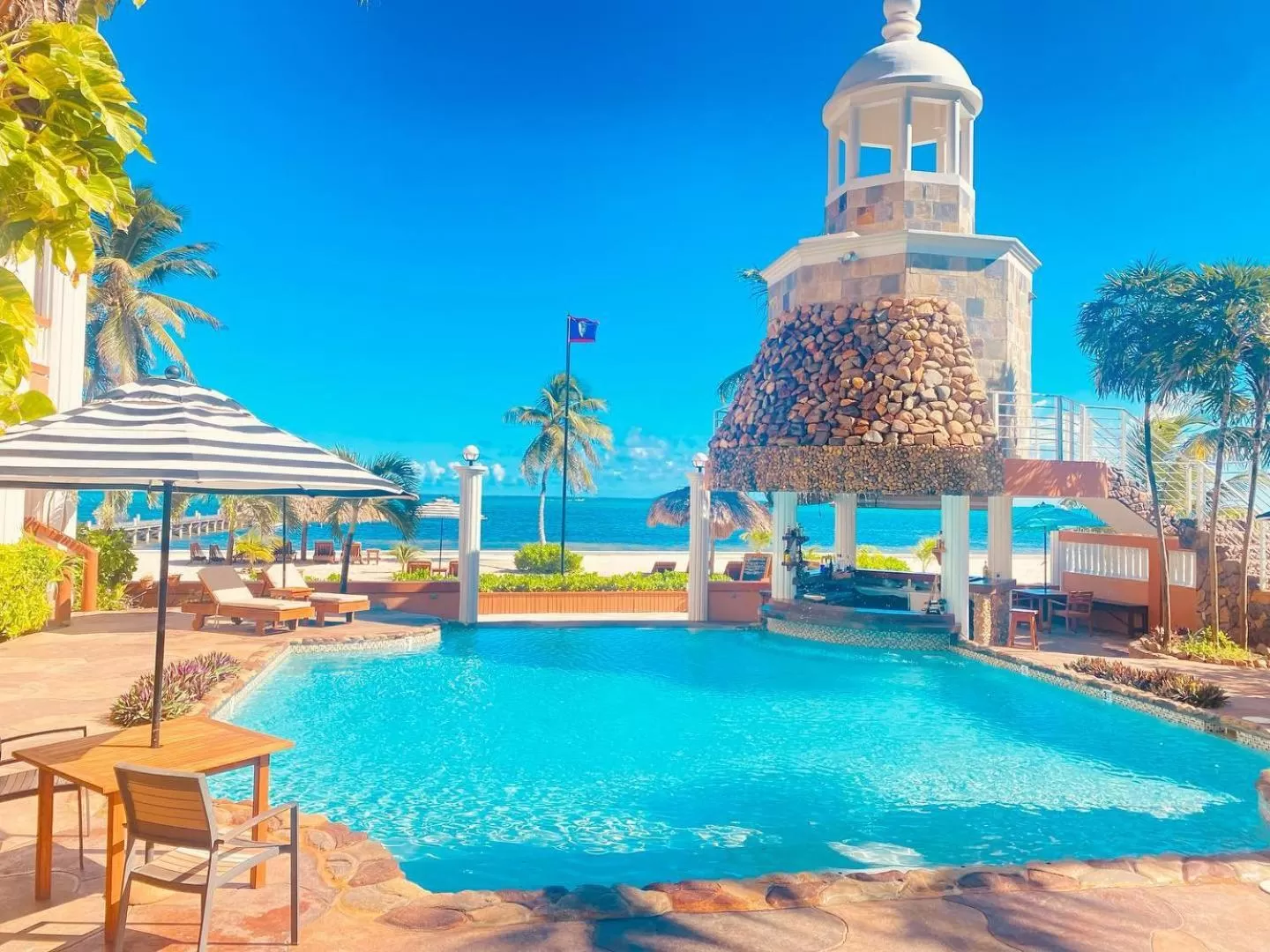 Pool view, Swimming Pool in Lighthouse Beach Villas