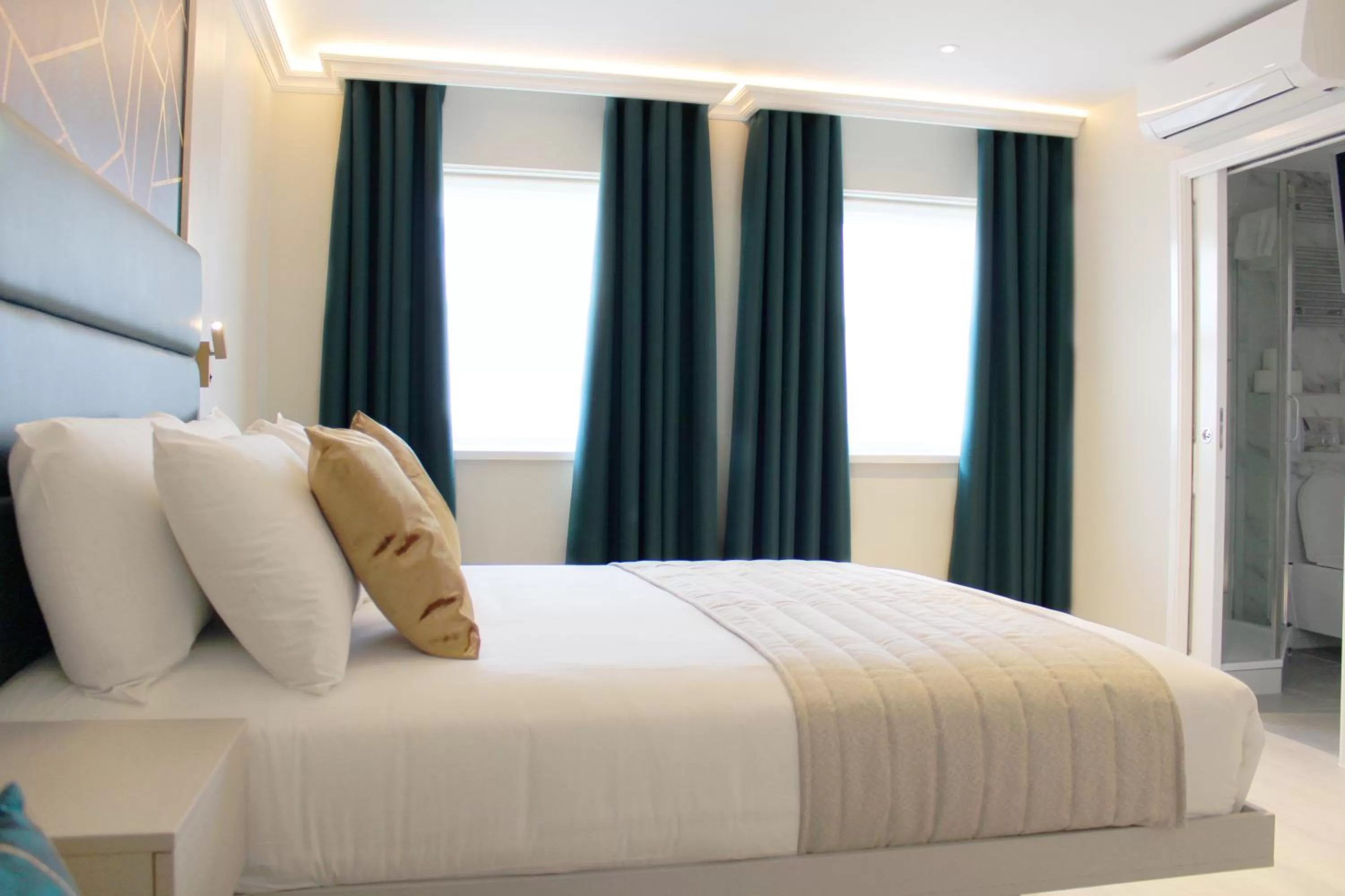 Bedroom, Bed in 198 Studios