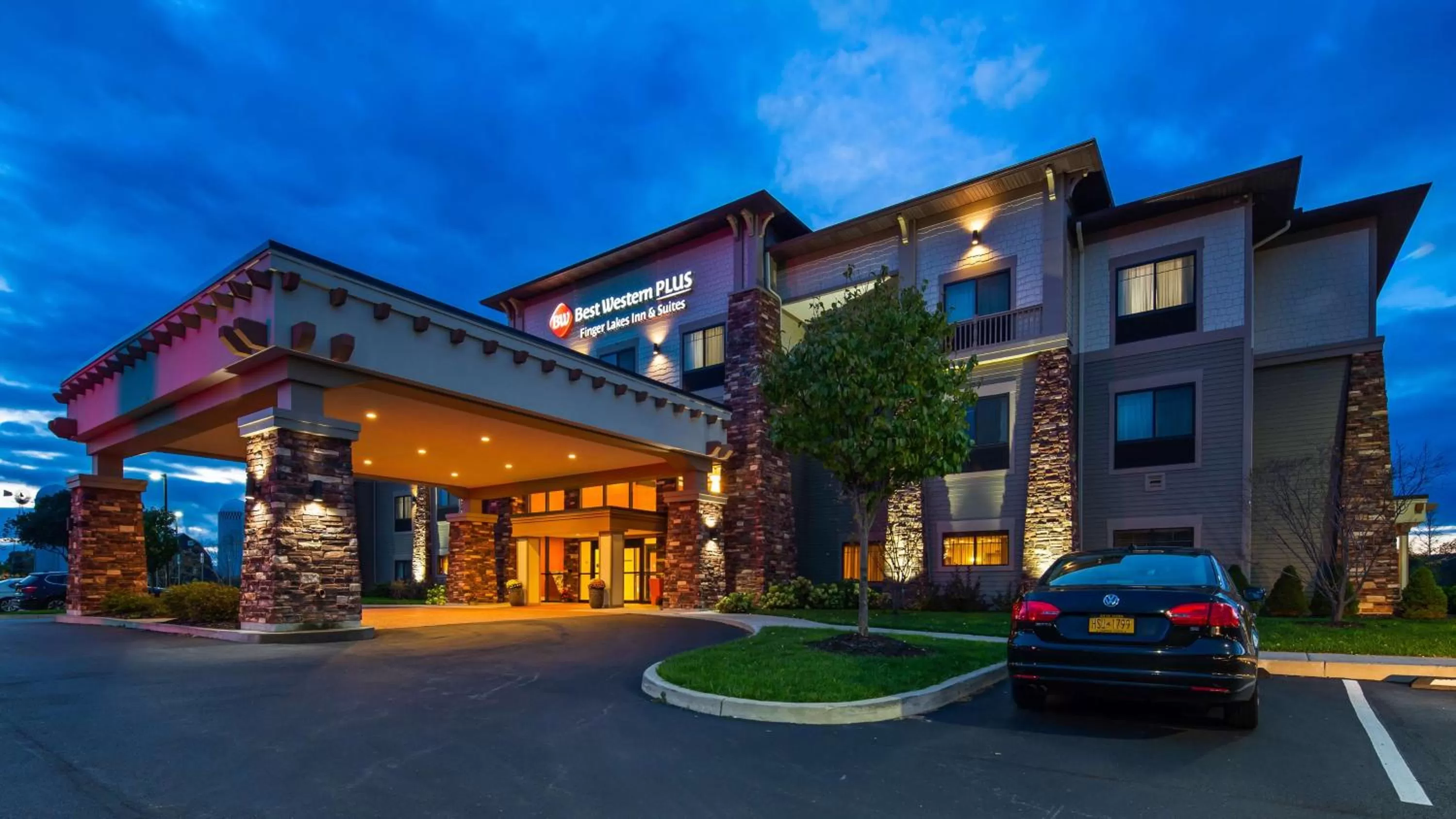 Property Building in Best Western Plus Finger Lakes Inn & Suites