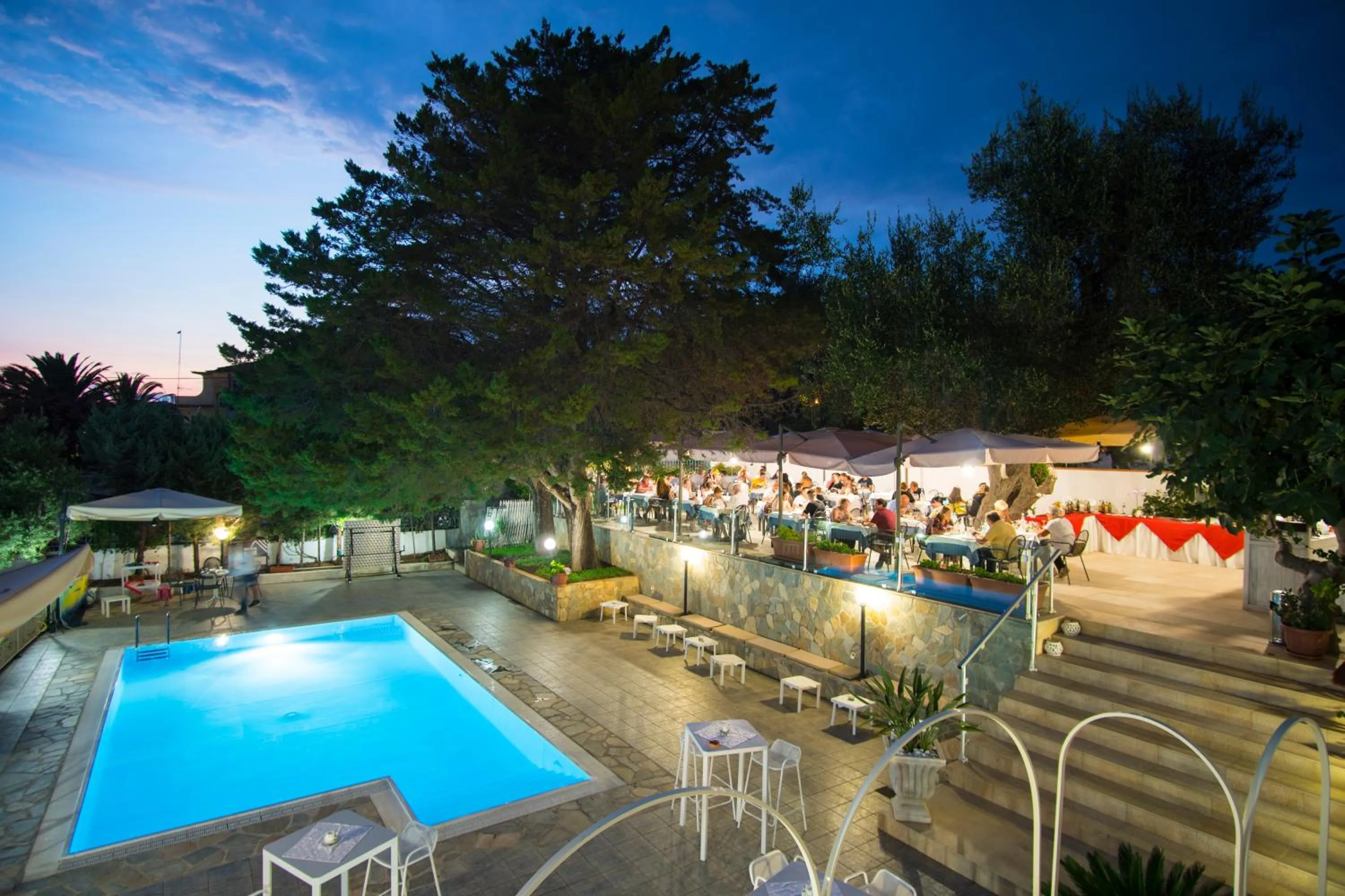 Restaurant/places to eat in Hotel Calanca