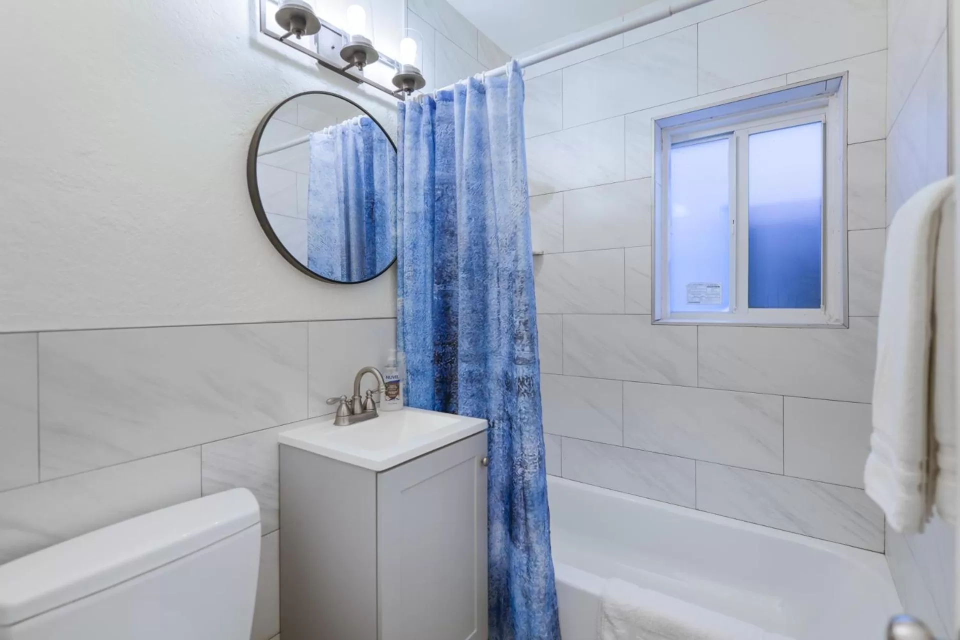 Bathroom in Alani Bay Villas