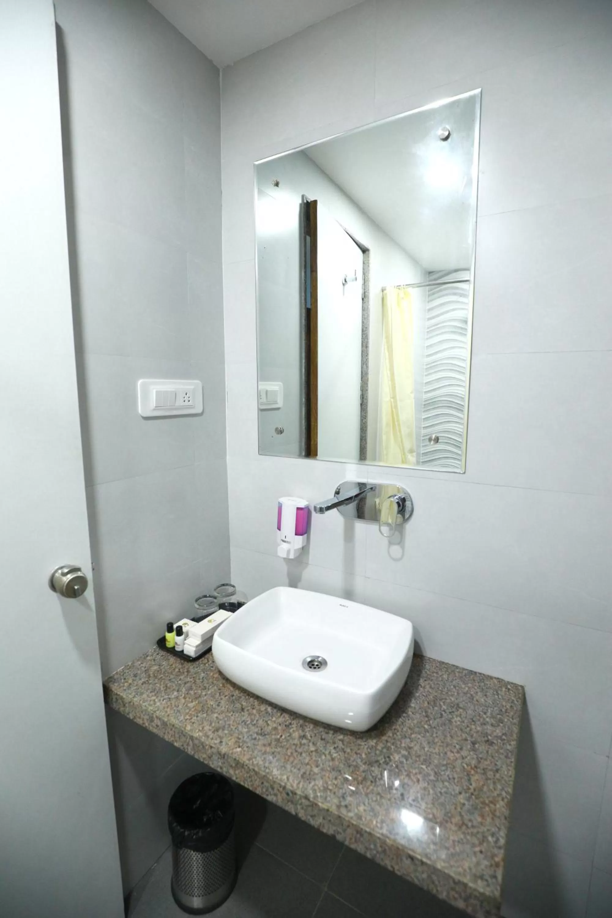 Bathroom in HOTEL THE GRANDLADHUKARA