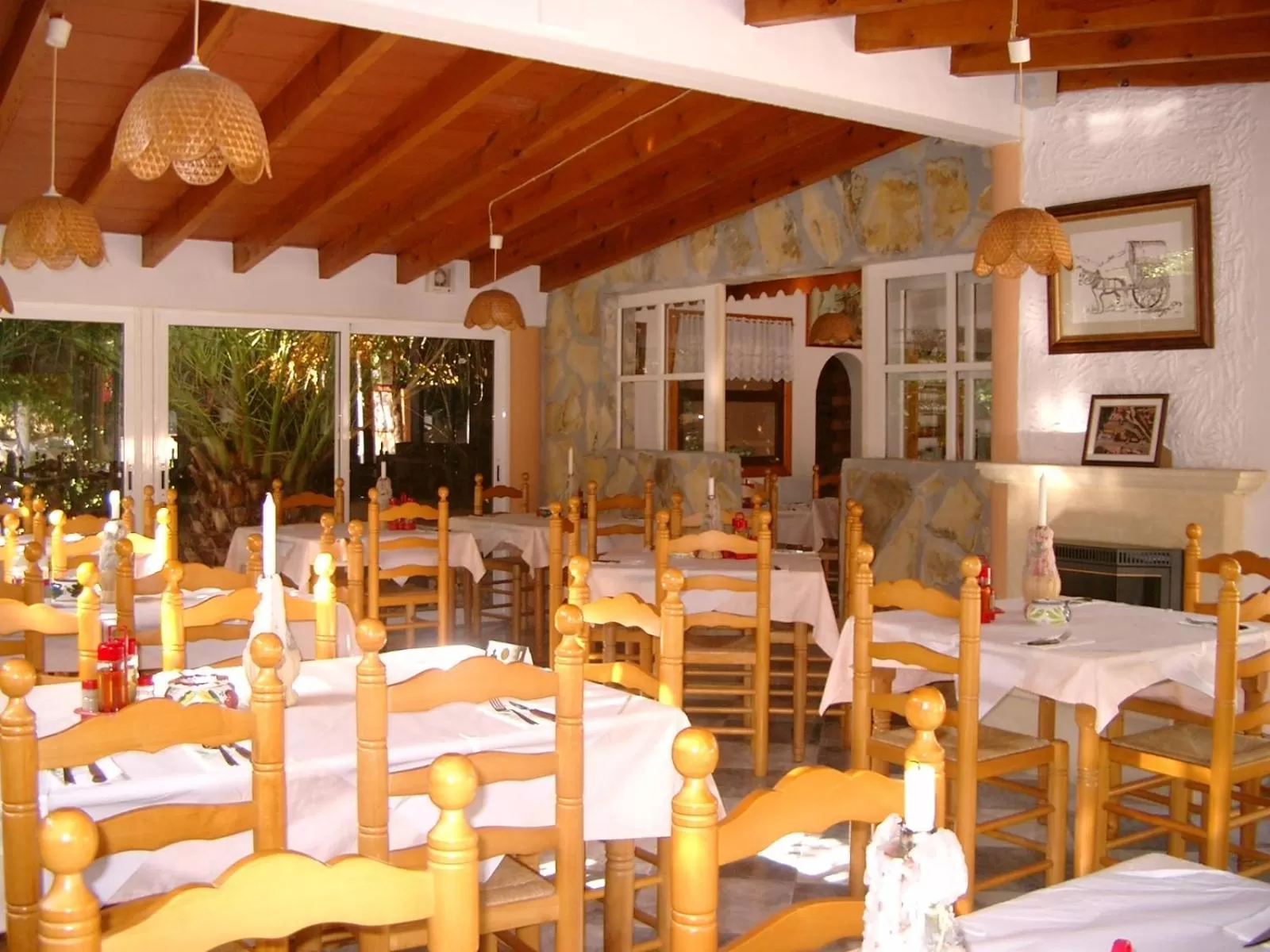 Restaurant/places to eat in Hotel Montemar