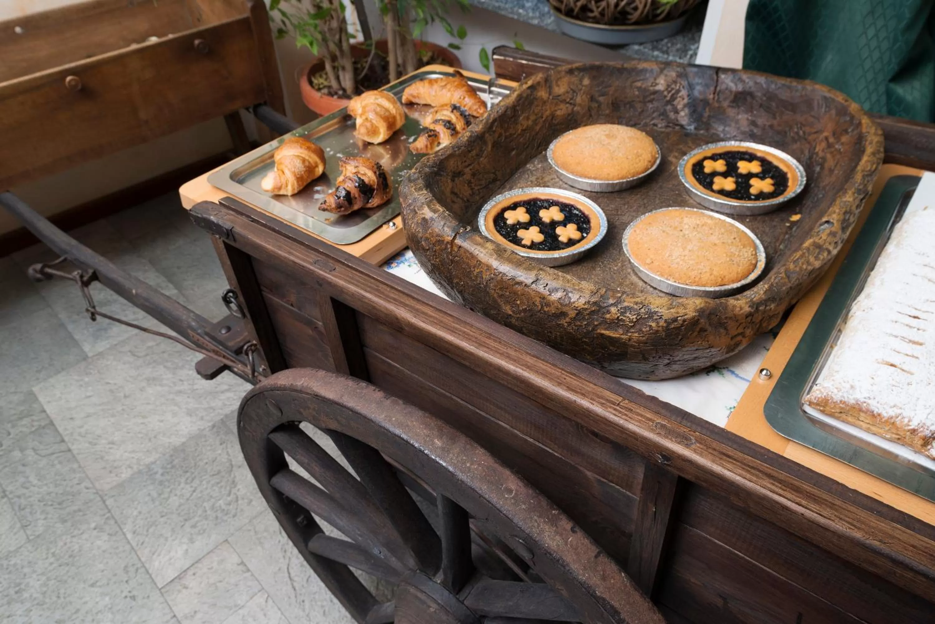 Breakfast in Hotel Residence Chateau