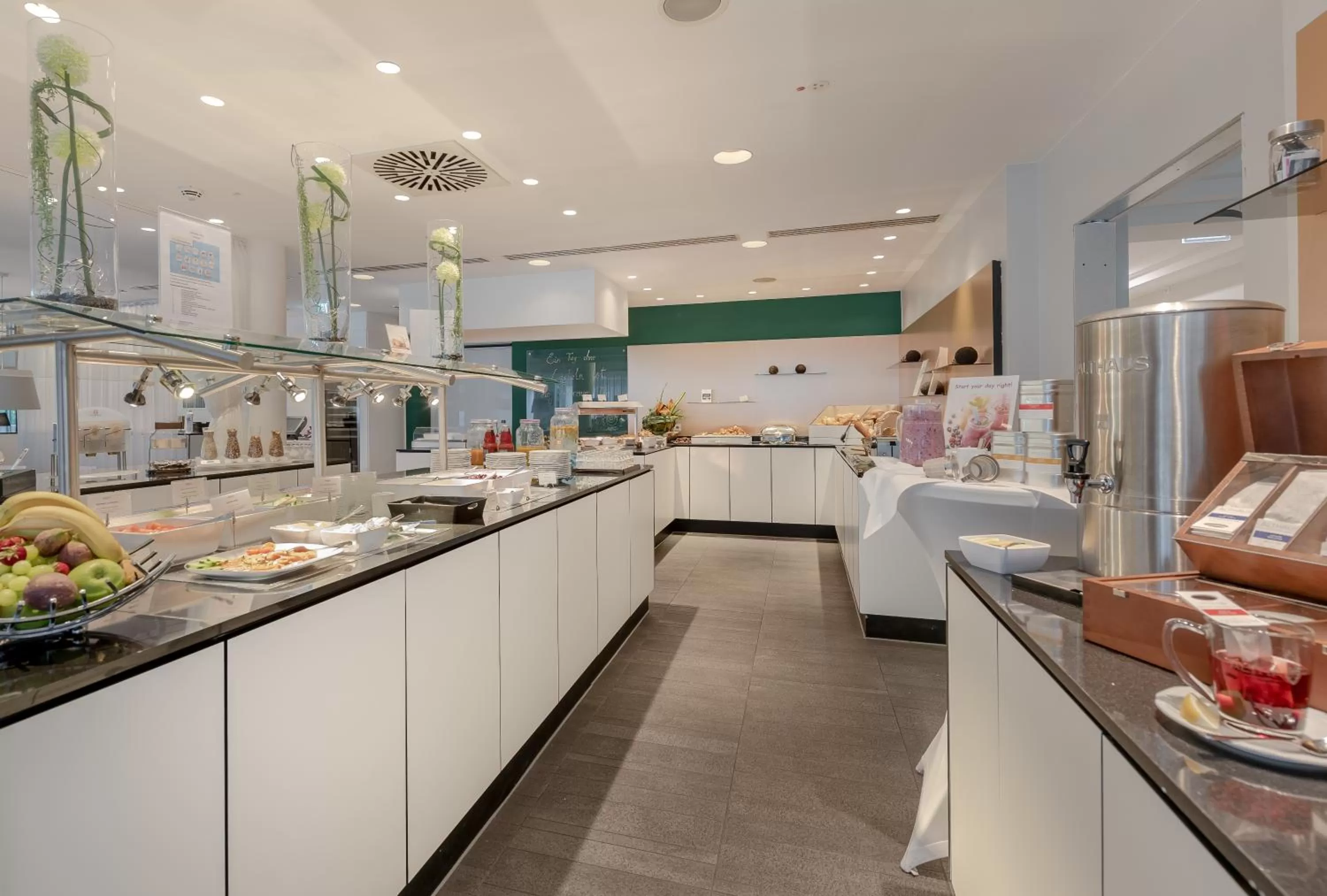 Restaurant/places to eat in Congress Hotel Mercure Nürnberg an der Messe