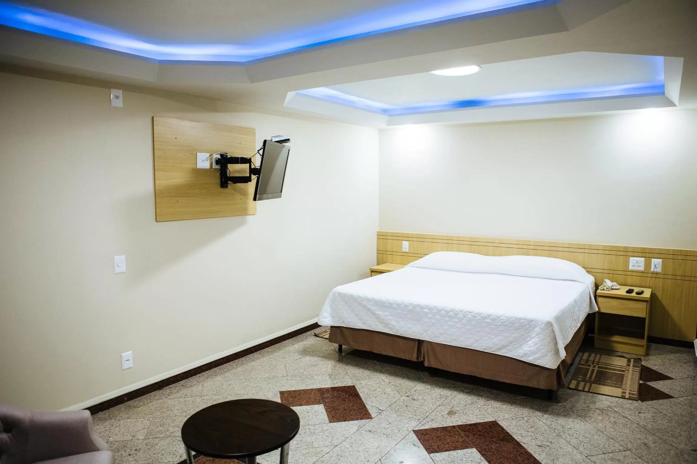 Photo of the whole room, Bed in Elegance Praia Hotel