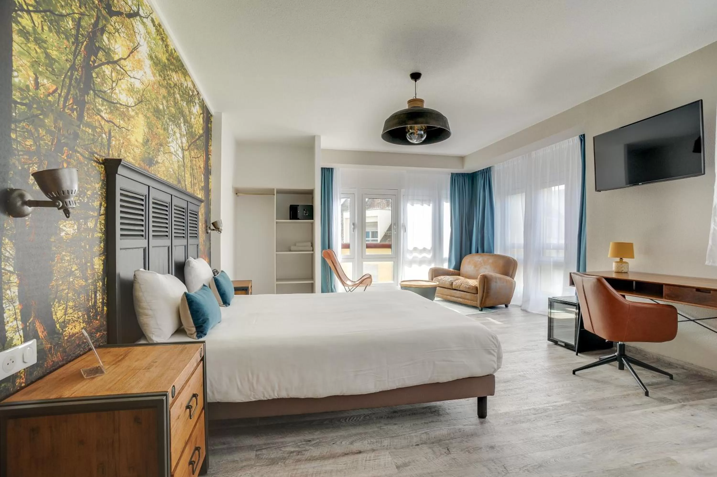 Photo of the whole room in La Maison Hôtel Mulhouse Centre