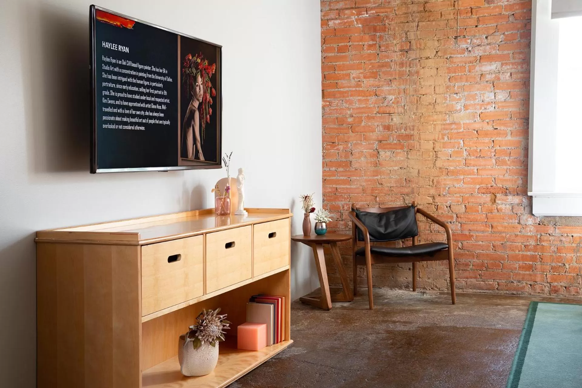 Living room in Canvas Hotel Dallas