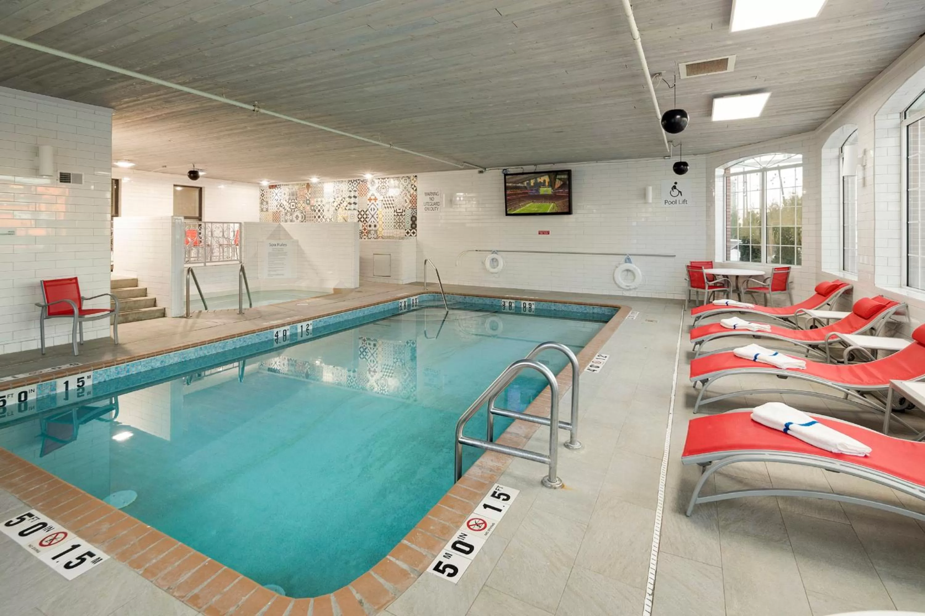 Swimming pool in Holiday Inn - Bloomington W MSP Airport Area by IHG