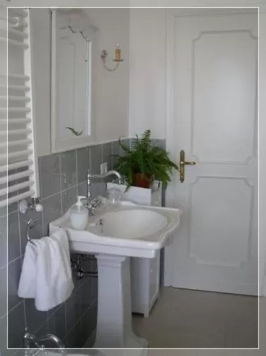 Bathroom in B&B EurGardenie