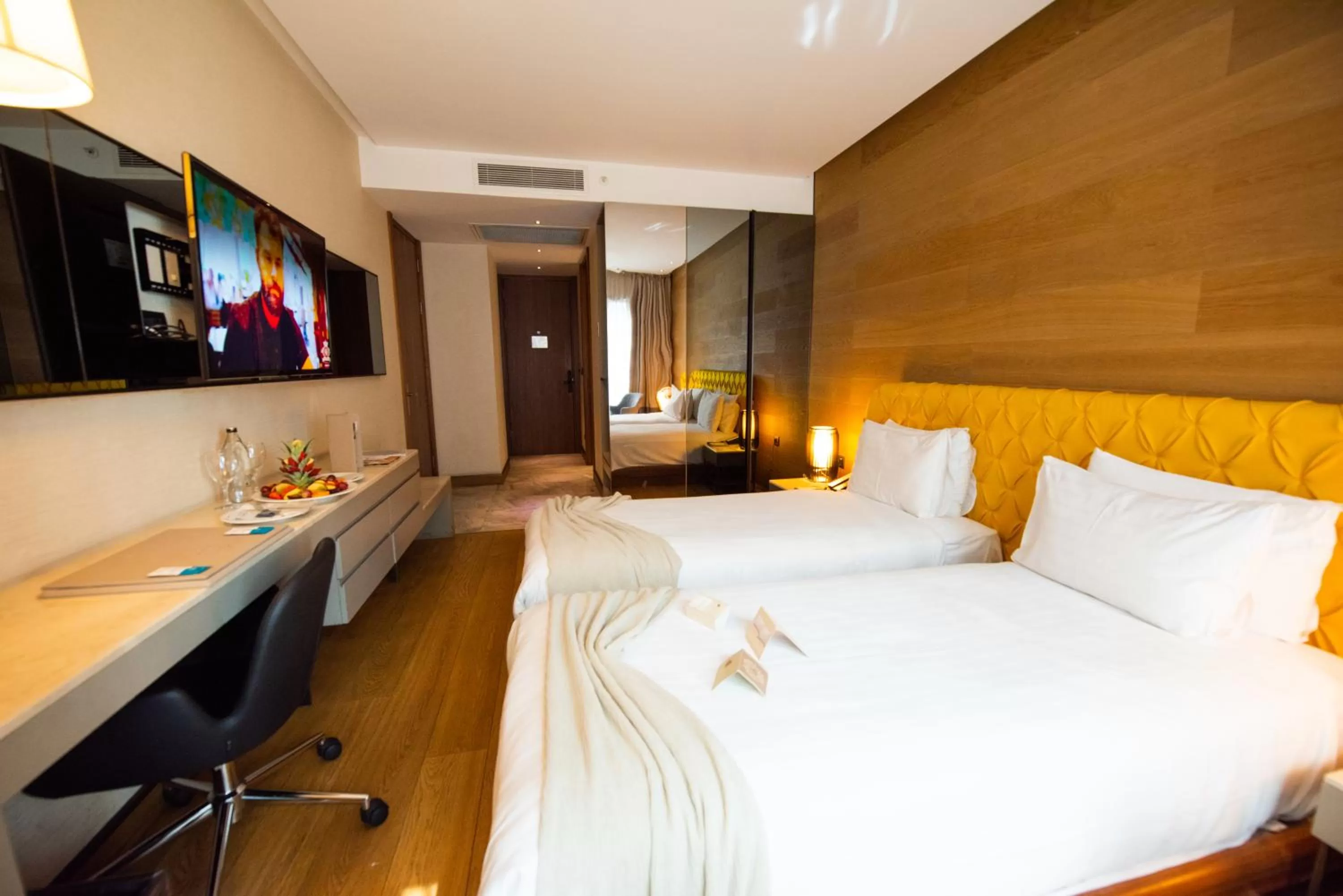 Bed in Dosso Dossi Hotels & SPA Downtown