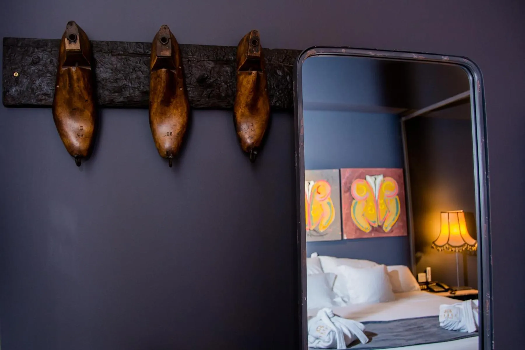 Photo of the whole room, Bed in Hotel Lobby