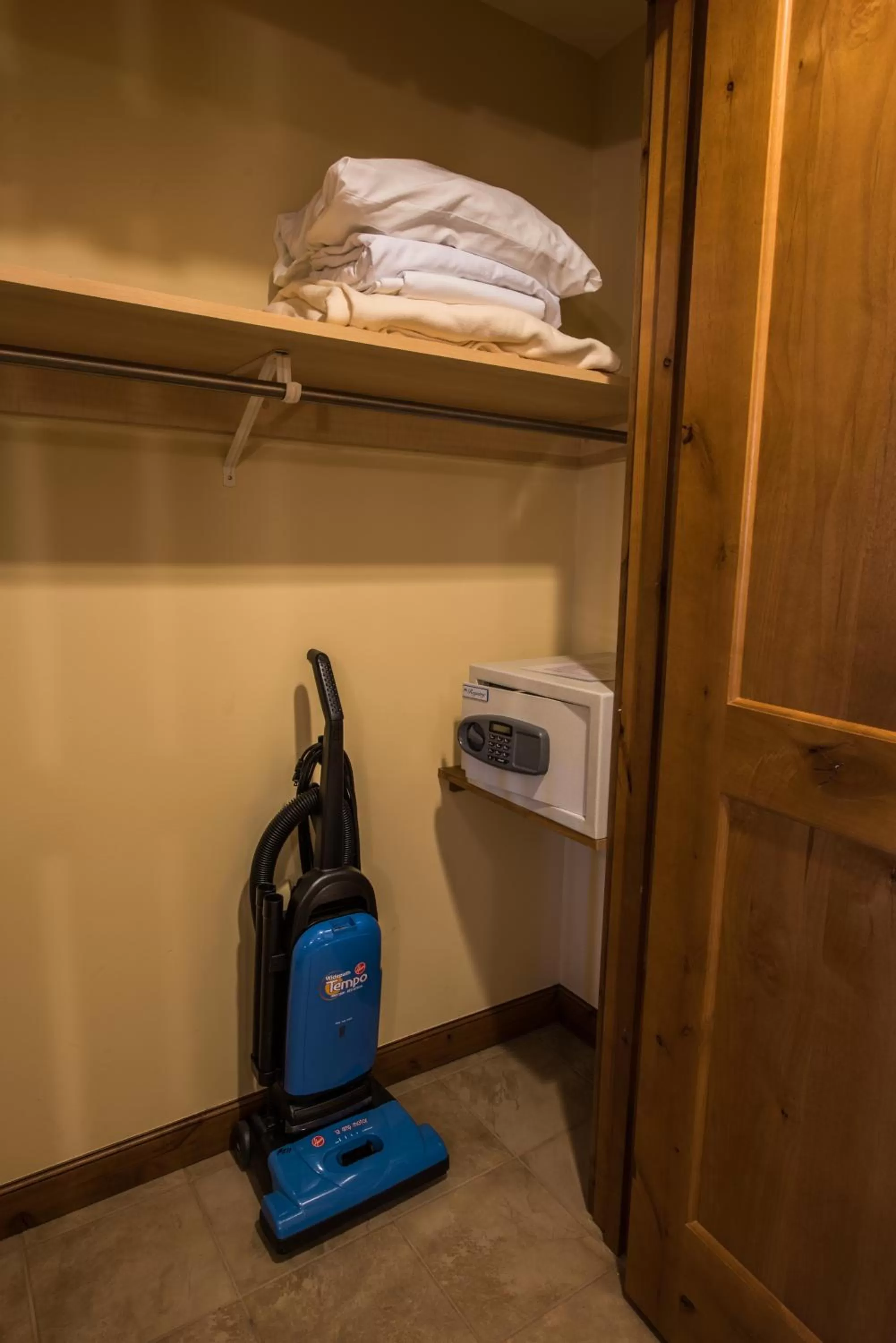 The Lodge at Mountaineer Square, A Vail Resorts Property