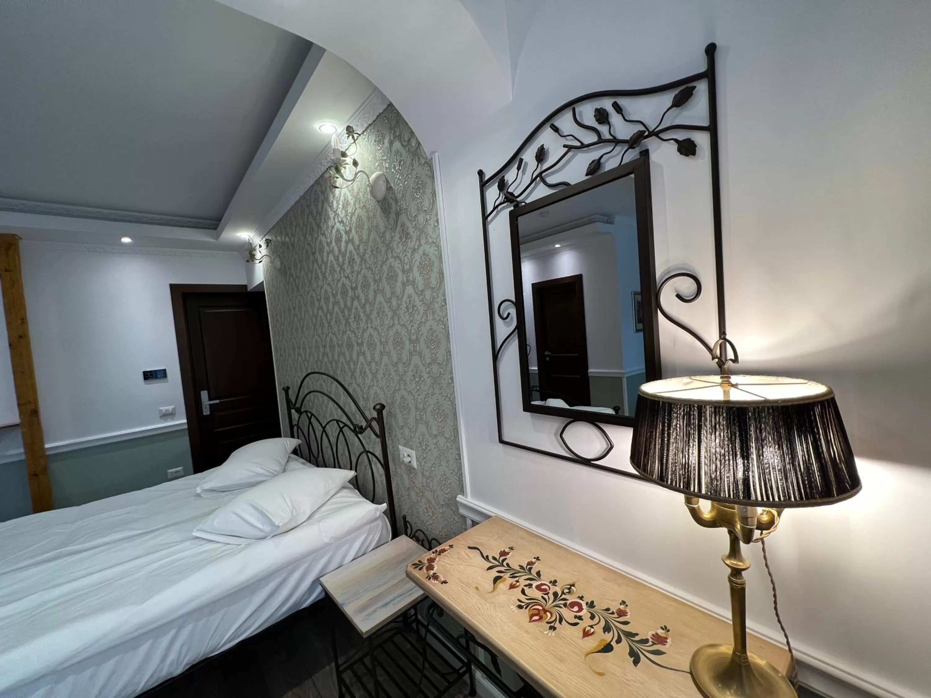 Photo of the whole room, Bed in Hotel Boutique Cathedral Plaza Residences room for rent downtown