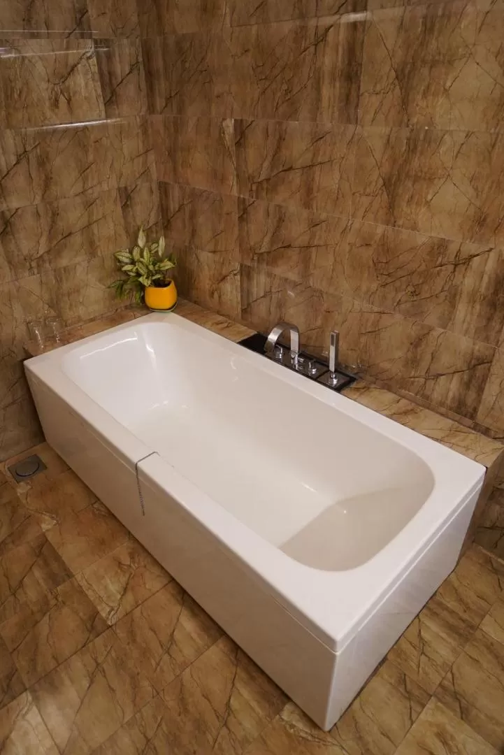 Bathroom in Edens Munnar