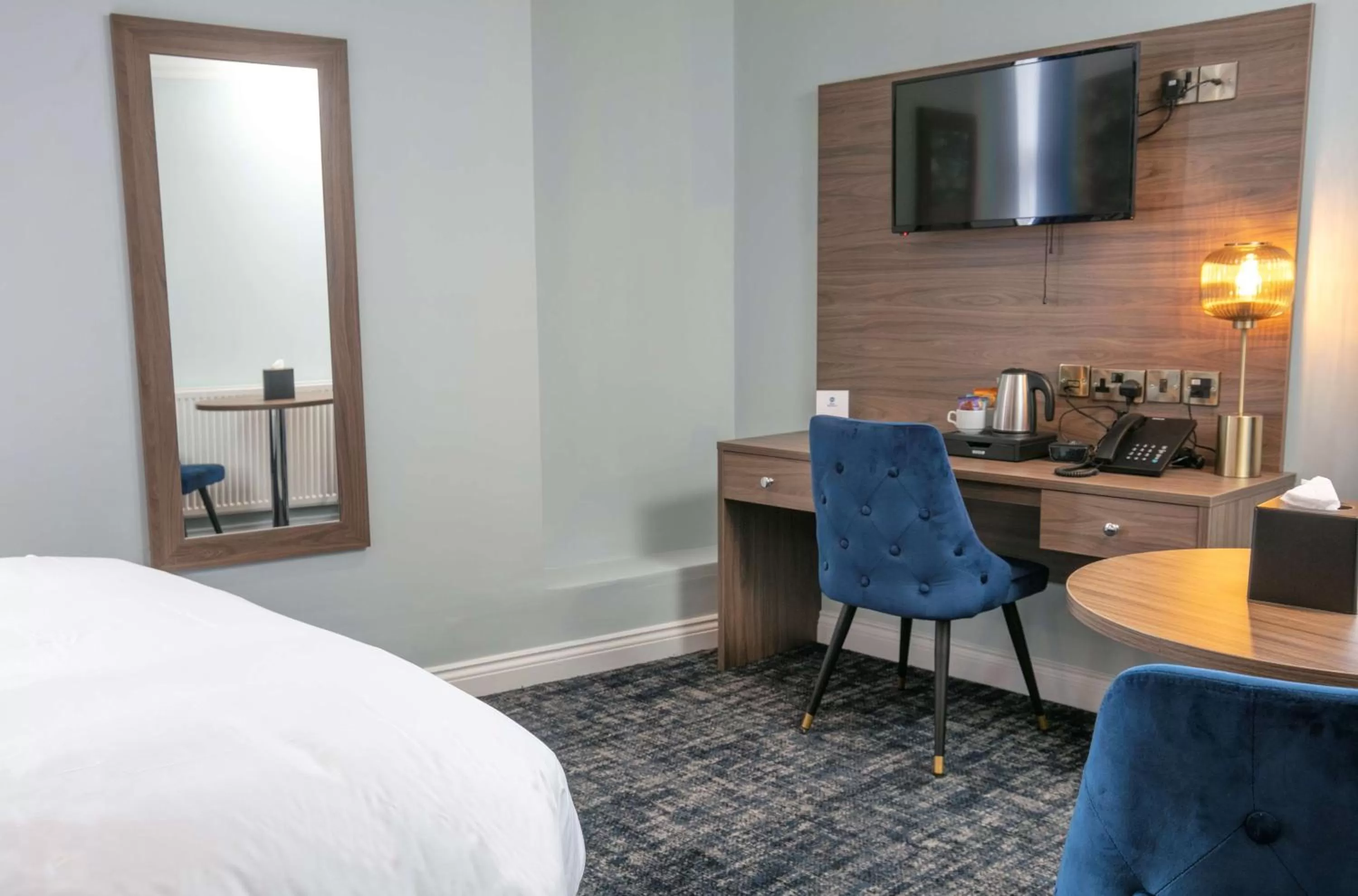 Bedroom, Bed in Best Western Hotel 99