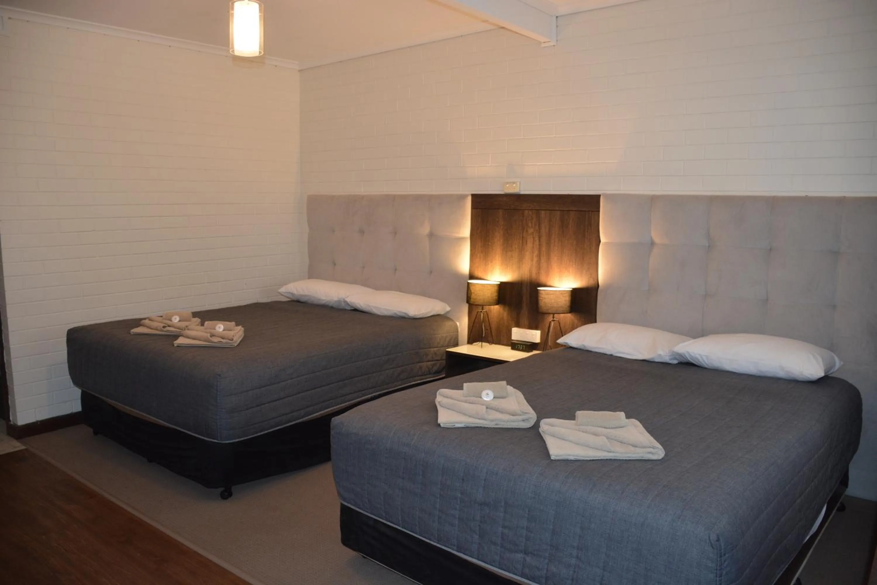 Bed in Angaston Vineyards Motel