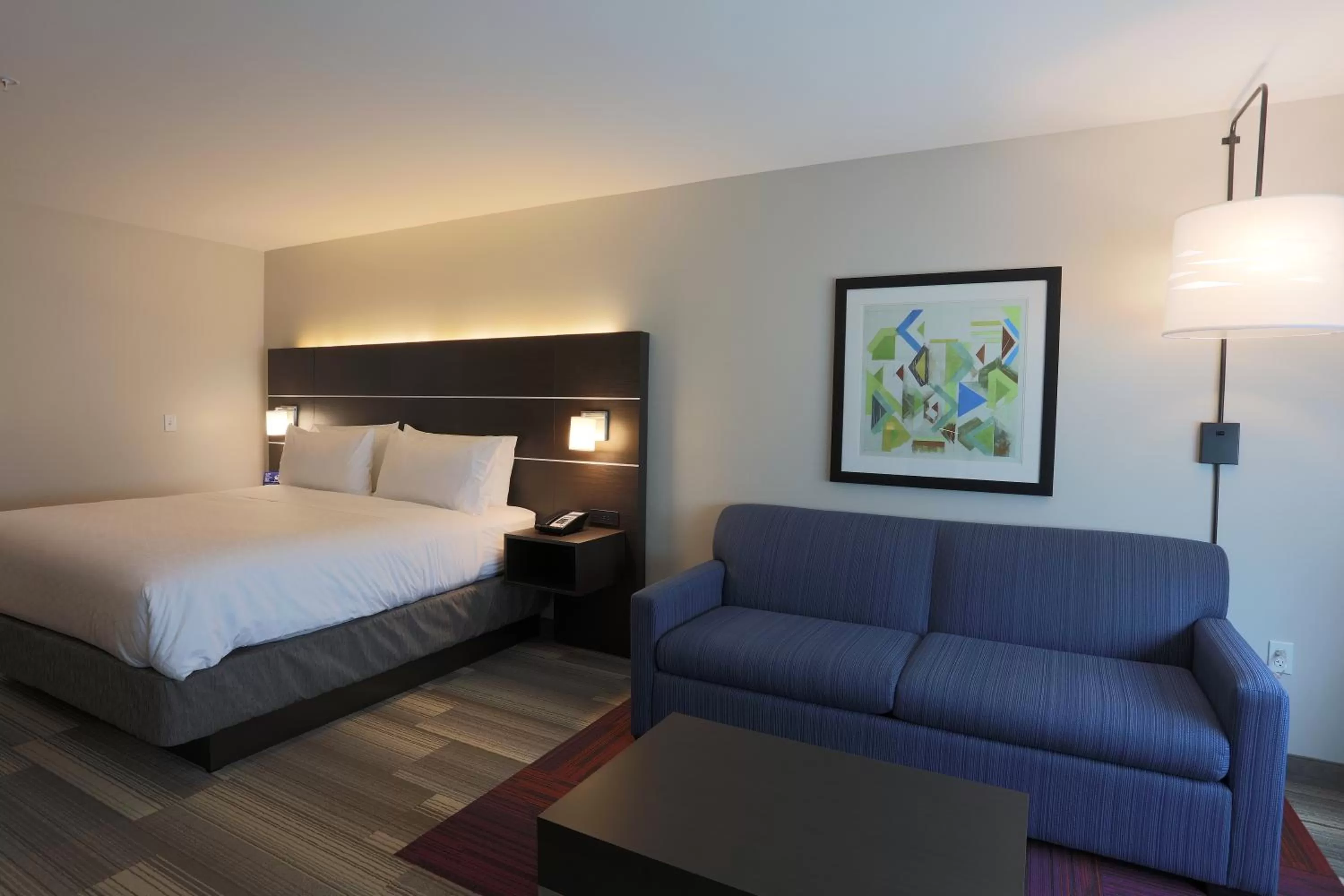 Photo of the whole room, Bed in Holiday Inn Express Oneonta by IHG