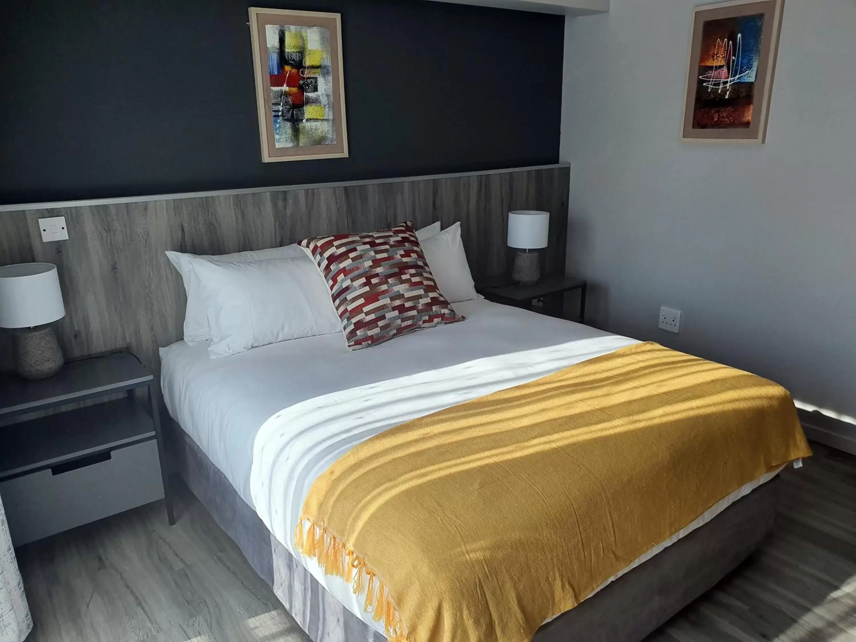 Standard King Room in La Orchard Hotel Standard King Room in La Orchard Hotel