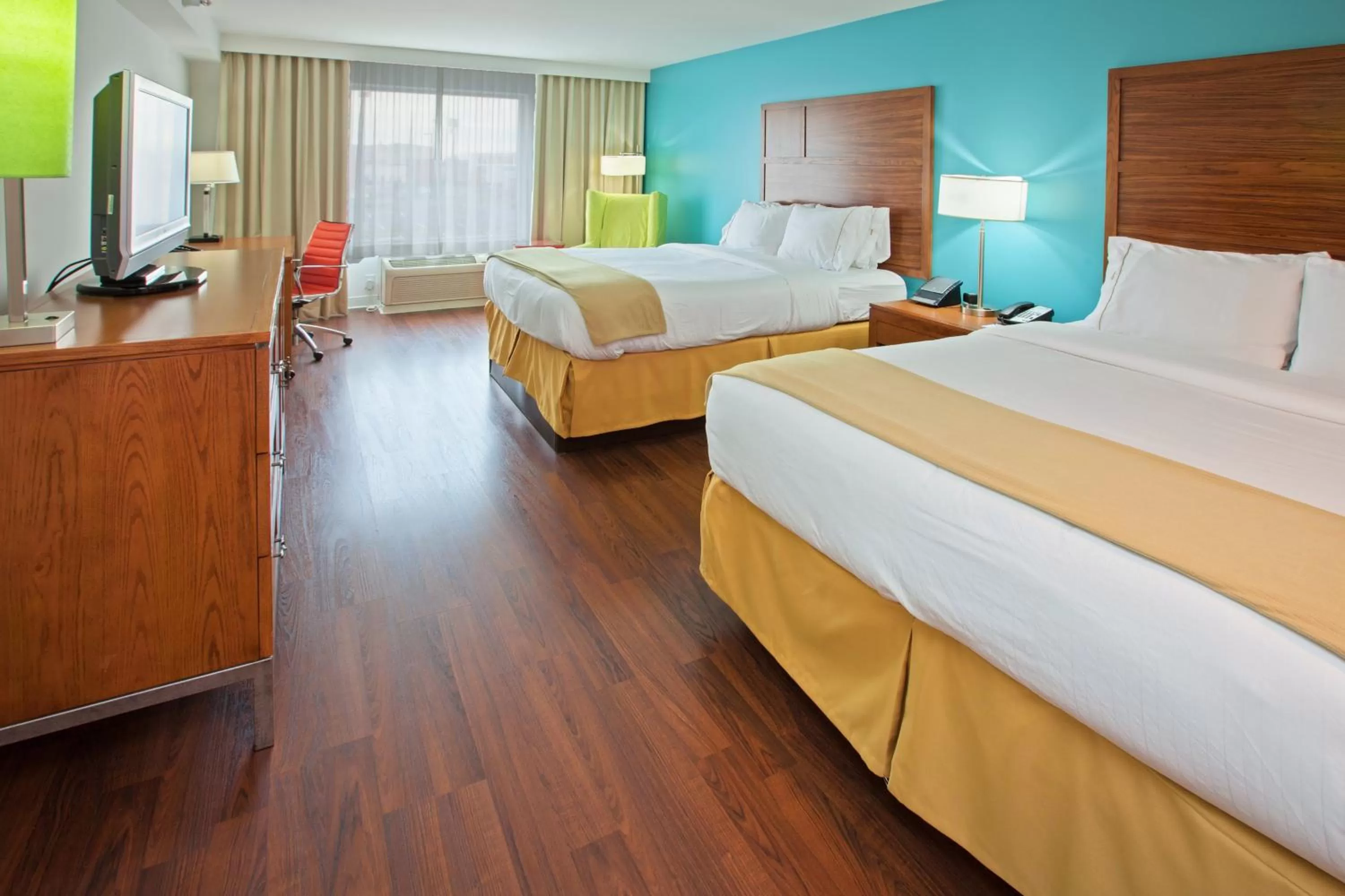 Photo of the whole room, Bed in Holiday Inn Express Indianapolis - Fishers by IHG