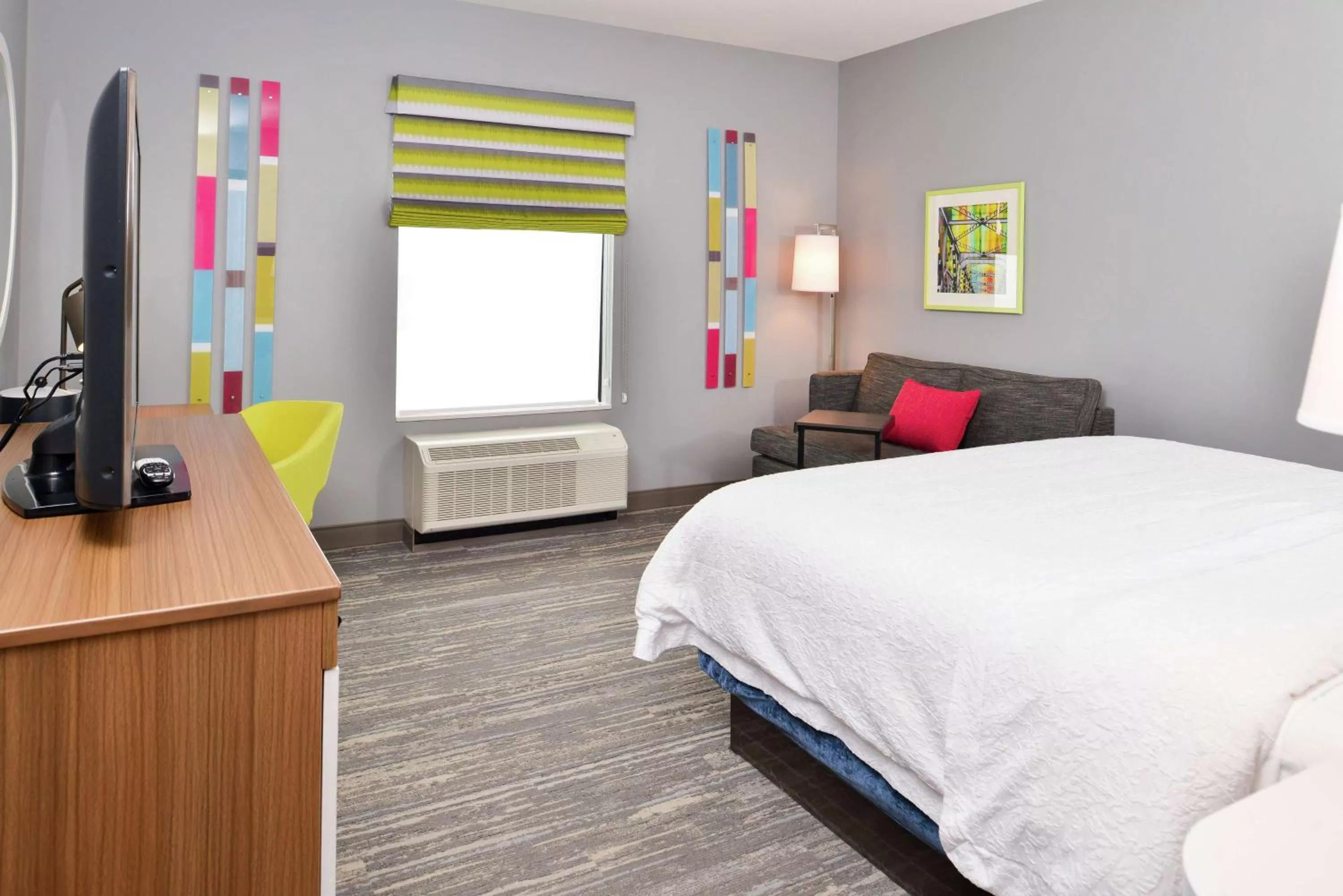Bedroom, Bed in Hampton Inn & Suites Saint Paul Oakdale Woodbury