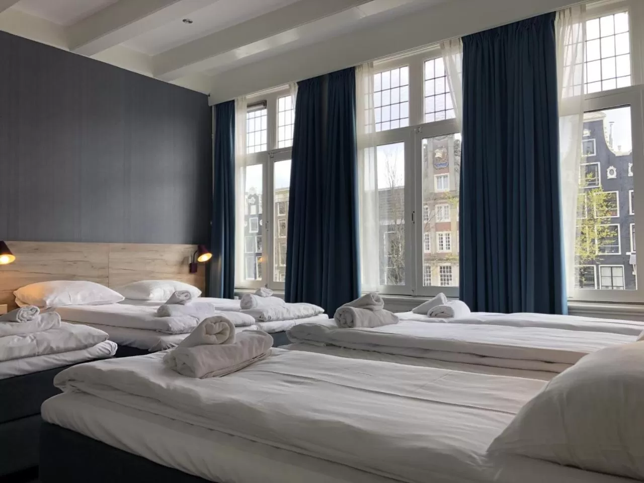 Bed in Facade Hotel Amsterdam