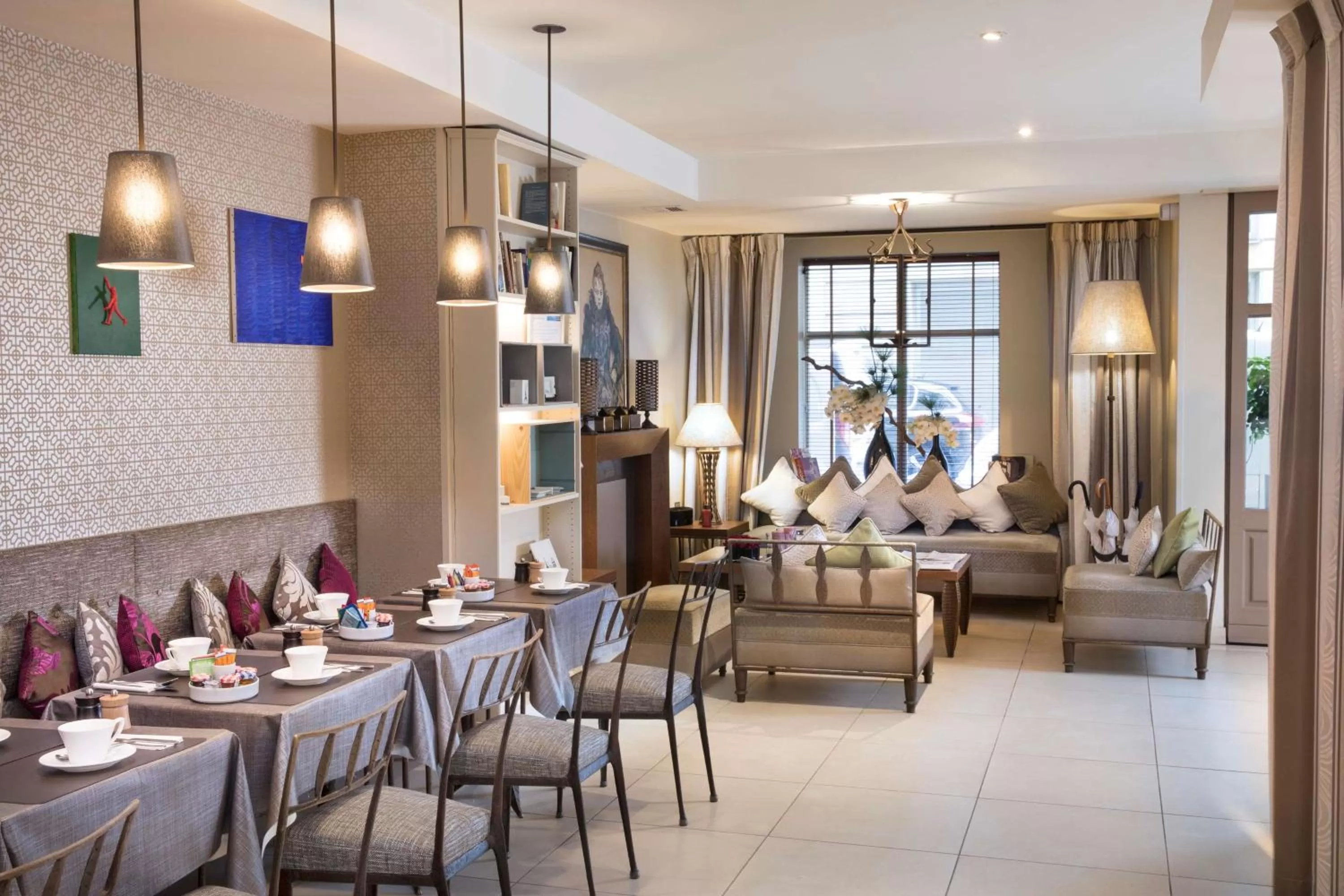 Lobby or reception in Hôtel Paris Louvre Opéra