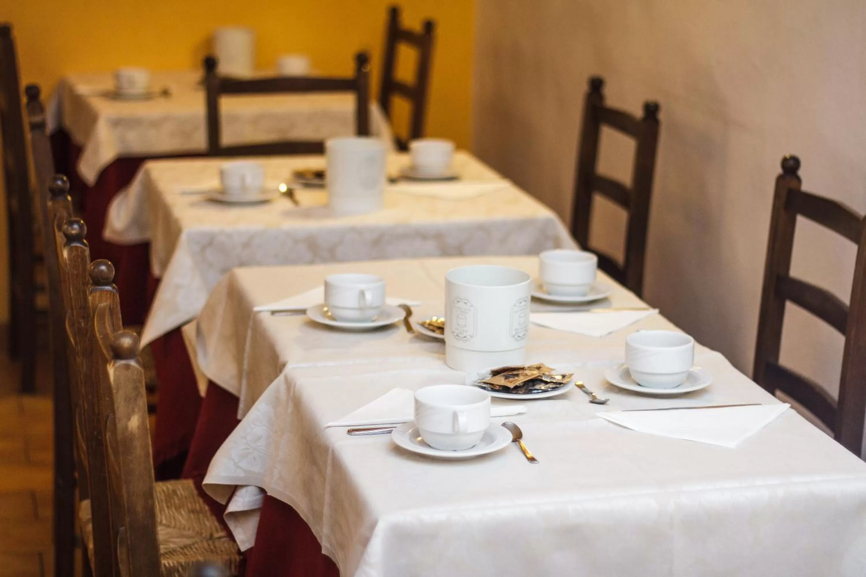 Restaurant/places to eat in Hotel Nizza