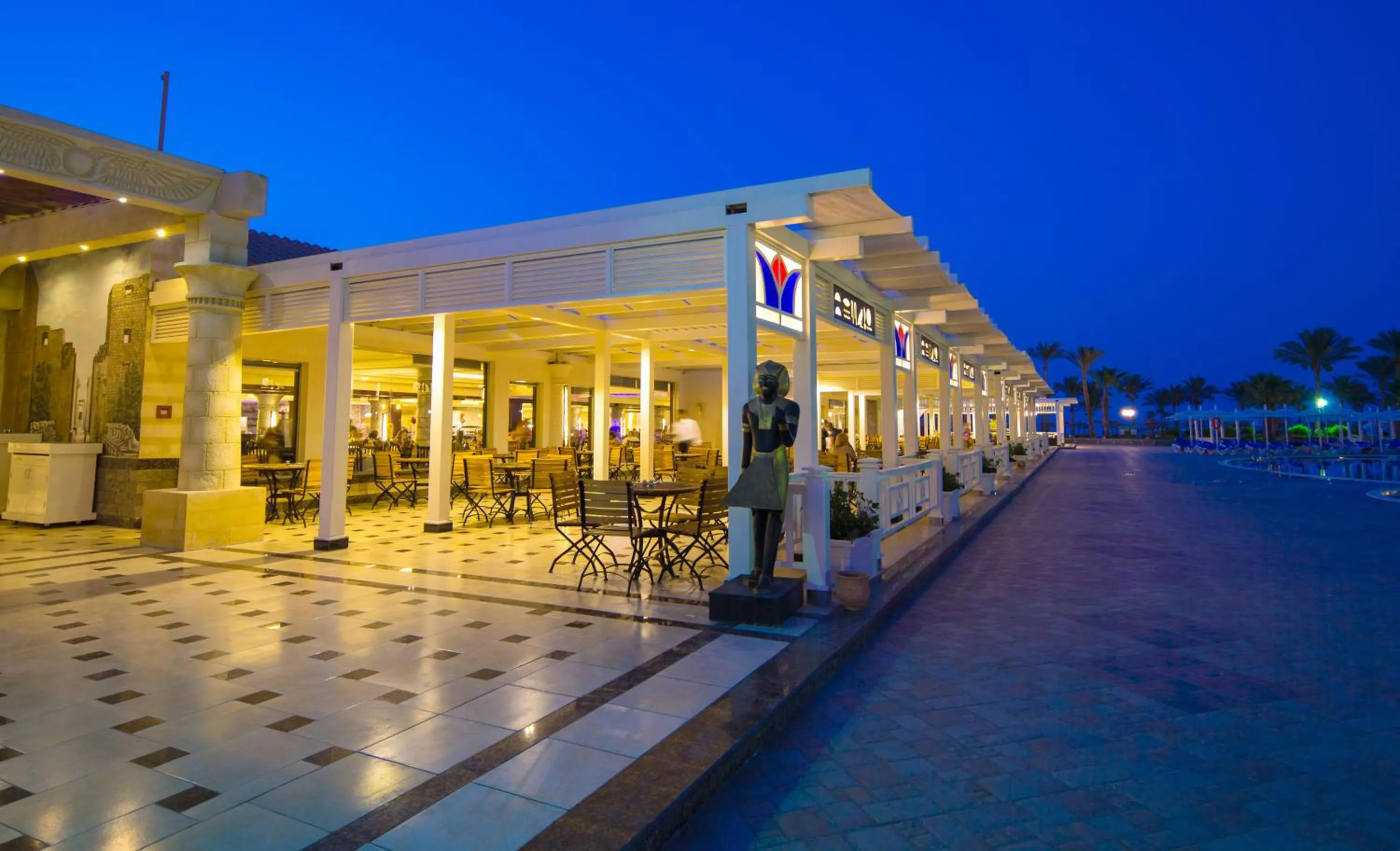 Night in Mirage Bay Resort & Aqua Park