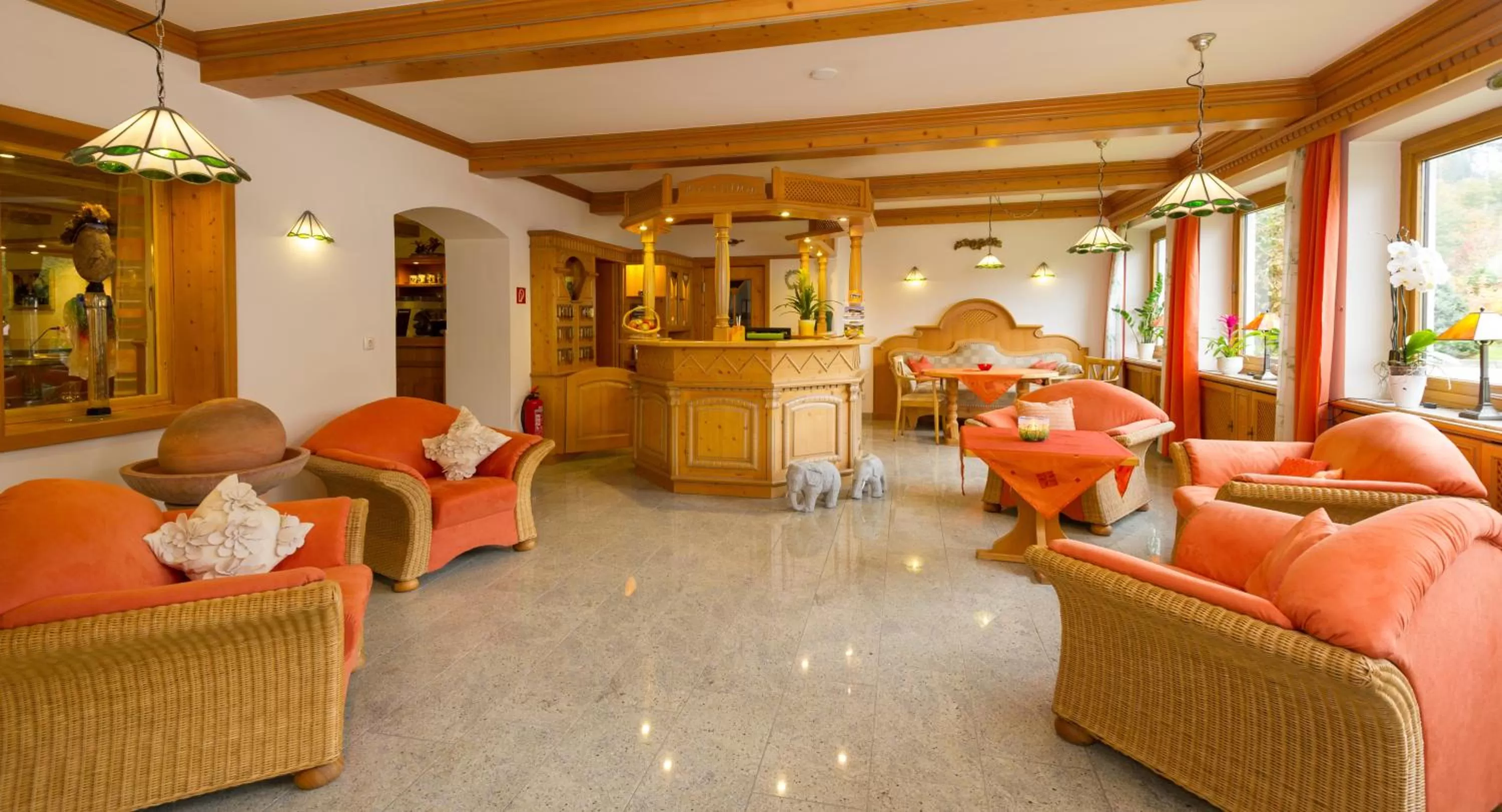 Lobby or reception in Landhotel GrünWies -Bonsai-Wellness Garni