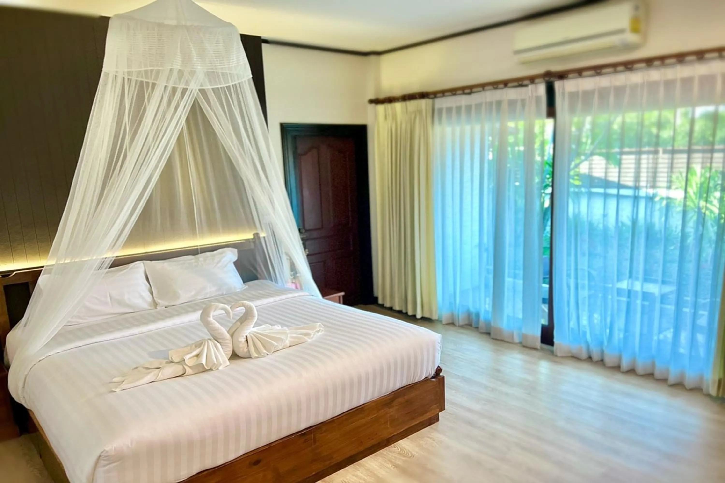 Bed in Na Mantra Resort