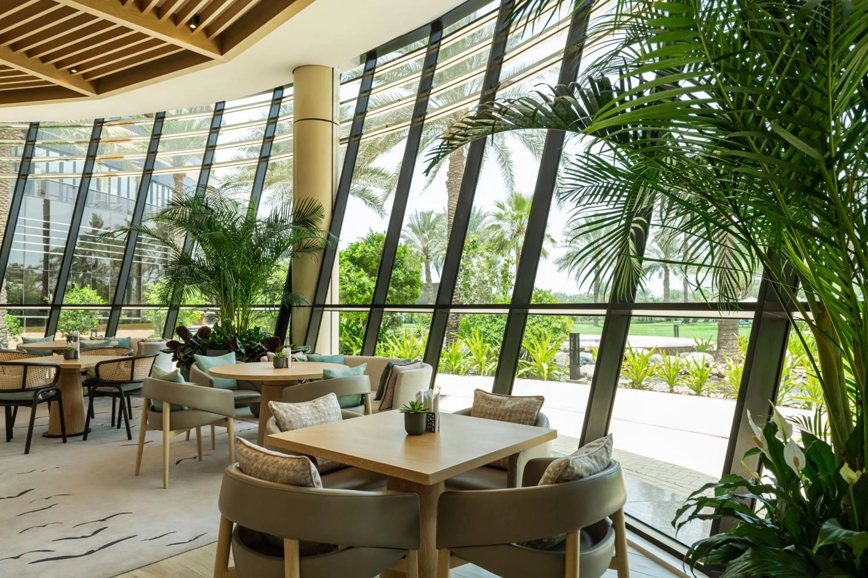 Restaurant/places to eat in Le Royal Meridien Beach Resort & Spa Dubai
