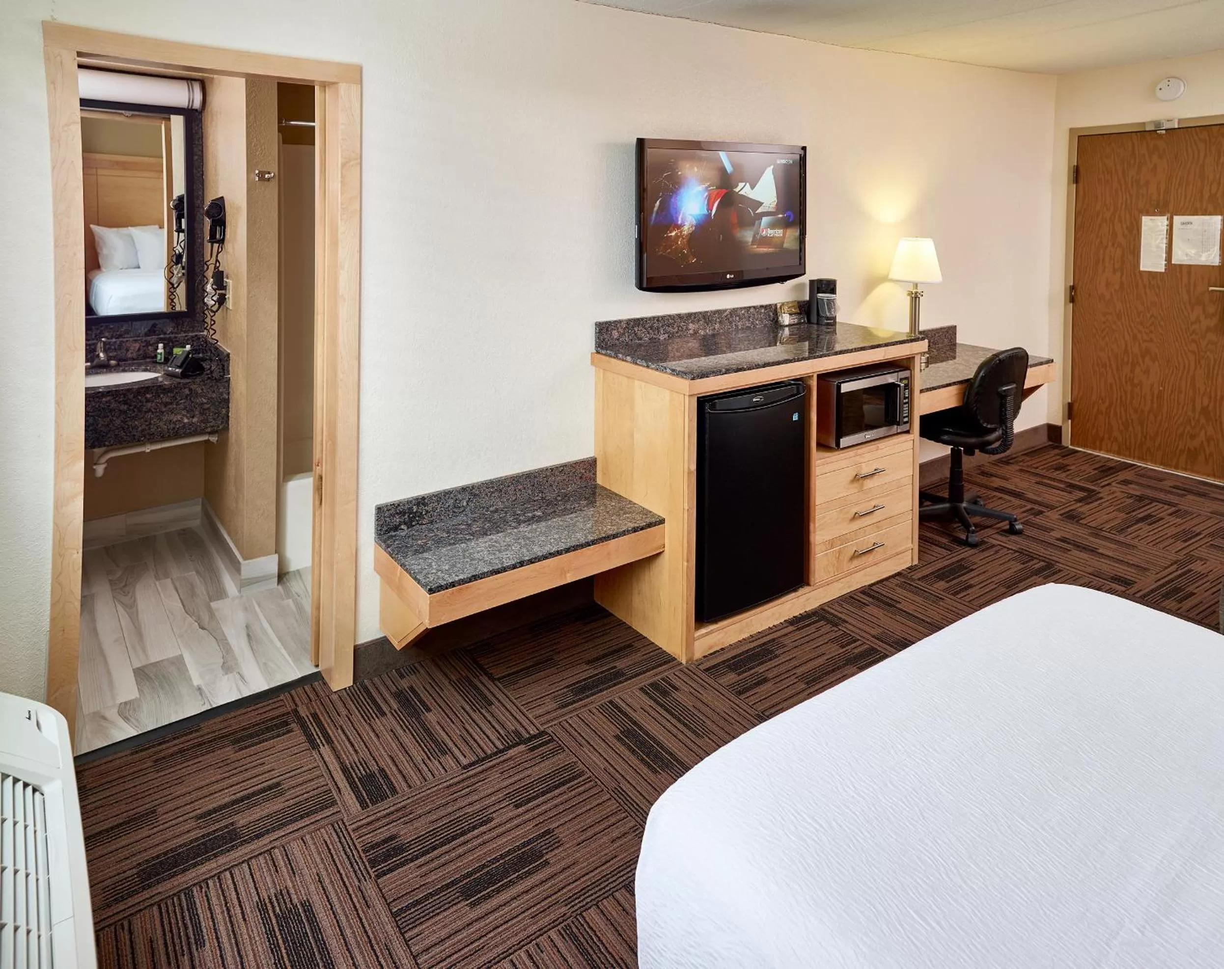 Bed in LivINN Hotel St Paul East / Maplewood