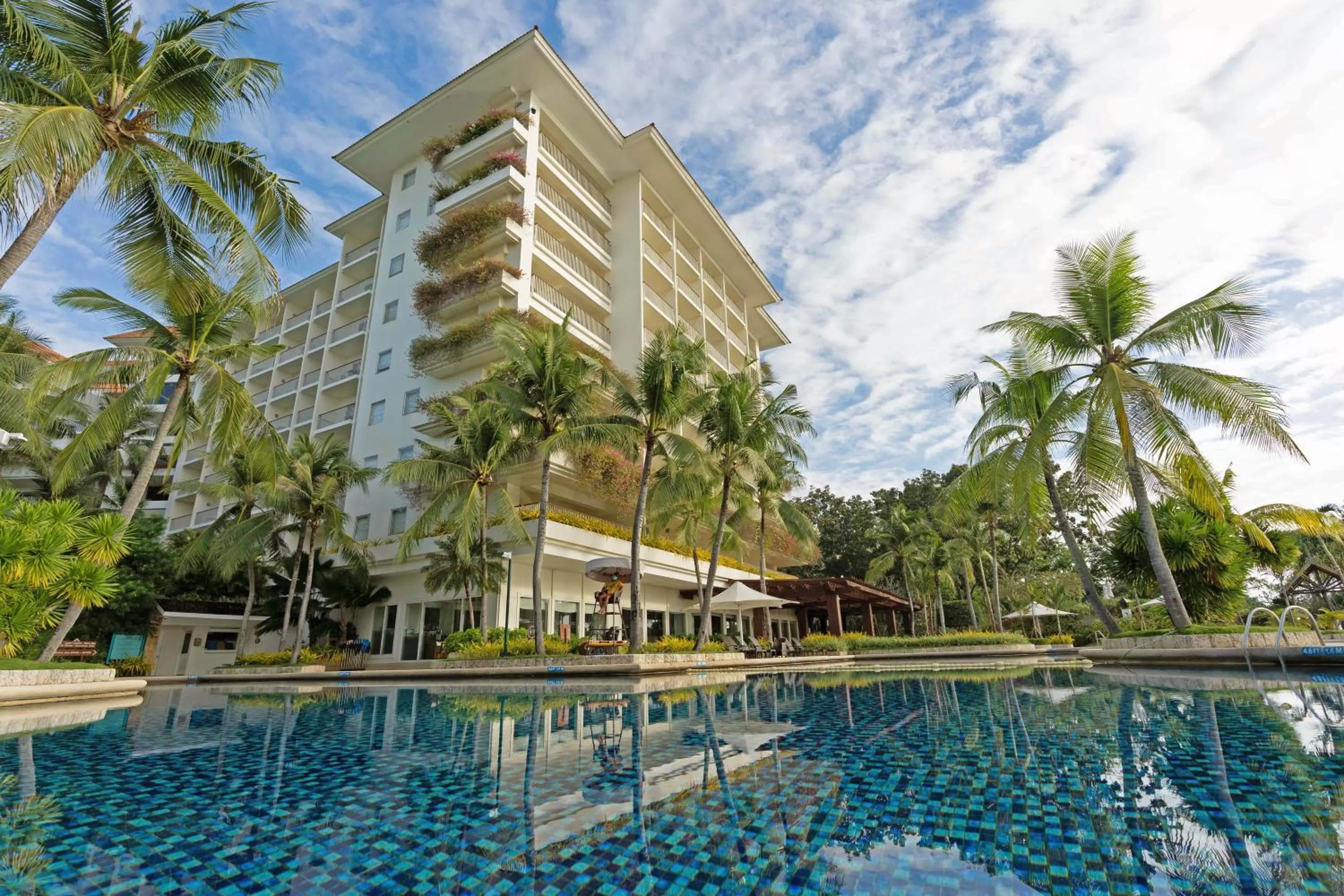 Property building in Shangri-La Mactan, Cebu