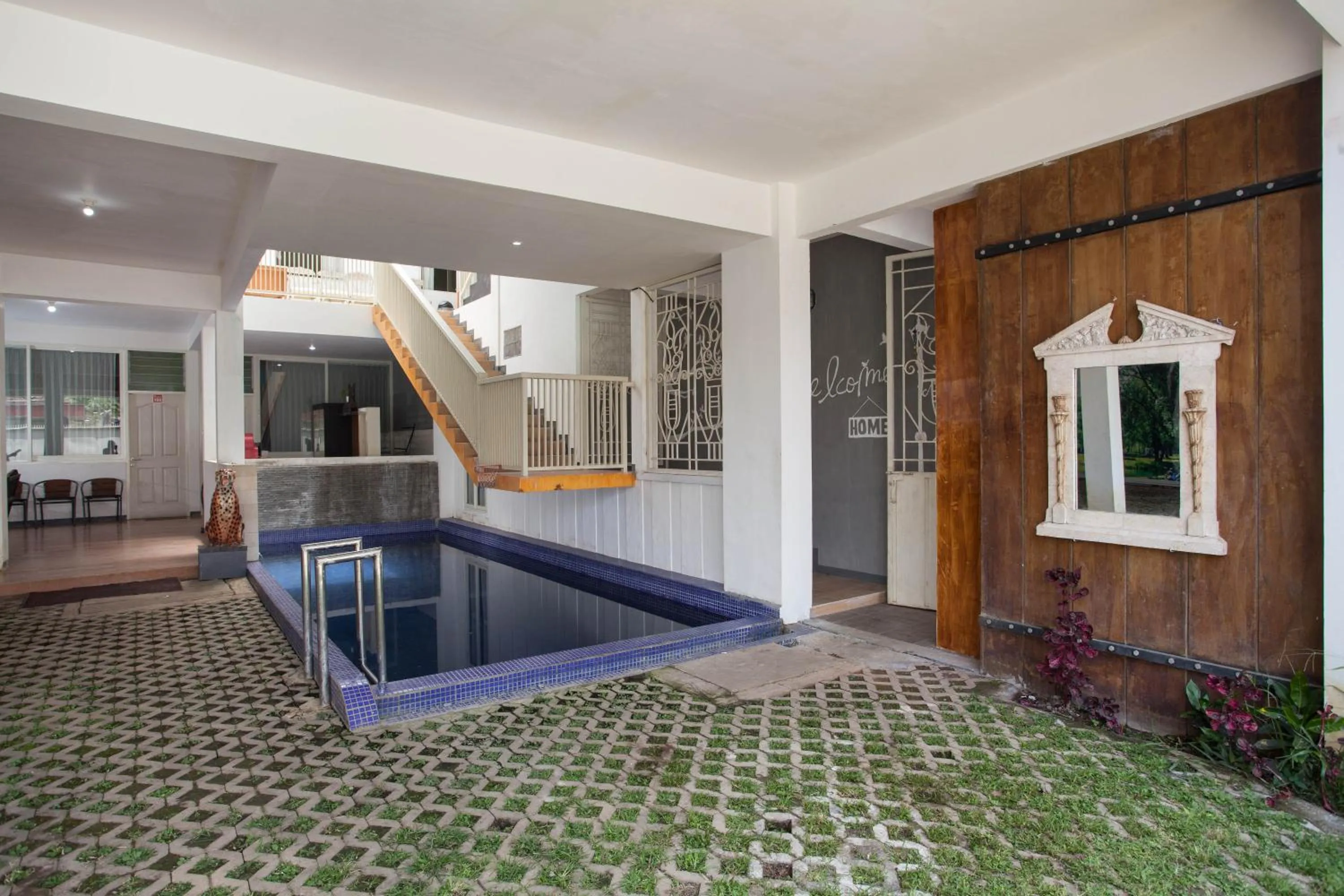 Area and facilities in RedDoorz near Museum Angkut Batu 2