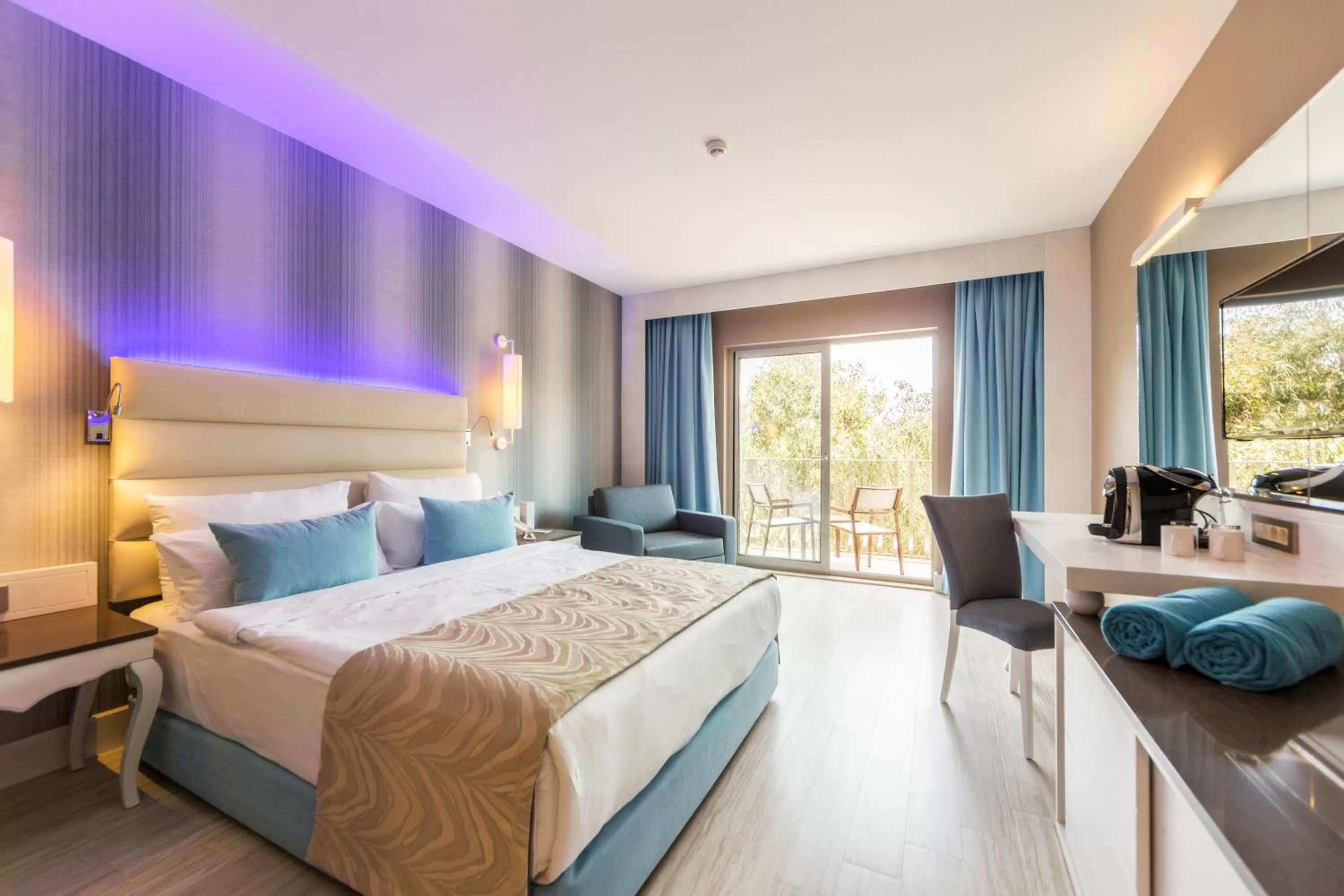 Photo of the whole room, Bed in TUI MAGIC LIFE Masmavi