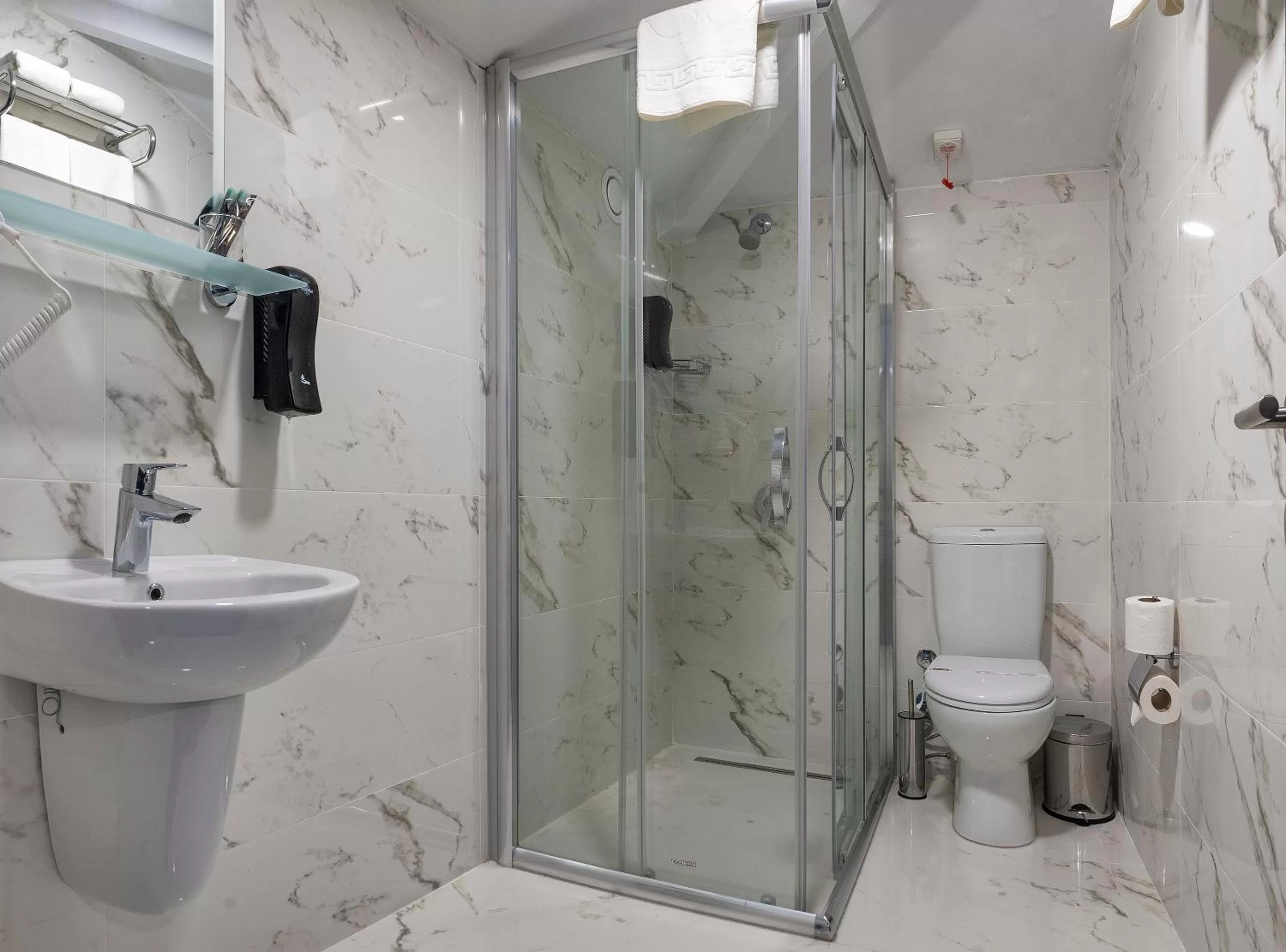 Bathroom in Hotel Bossuite Business