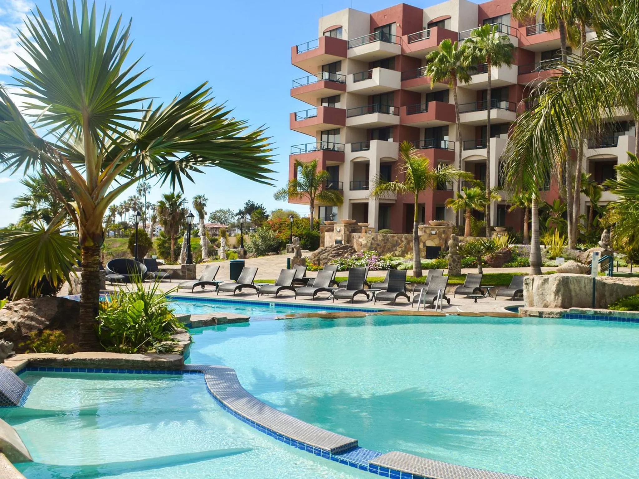 Swimming pool in Hotel Coral & Marina