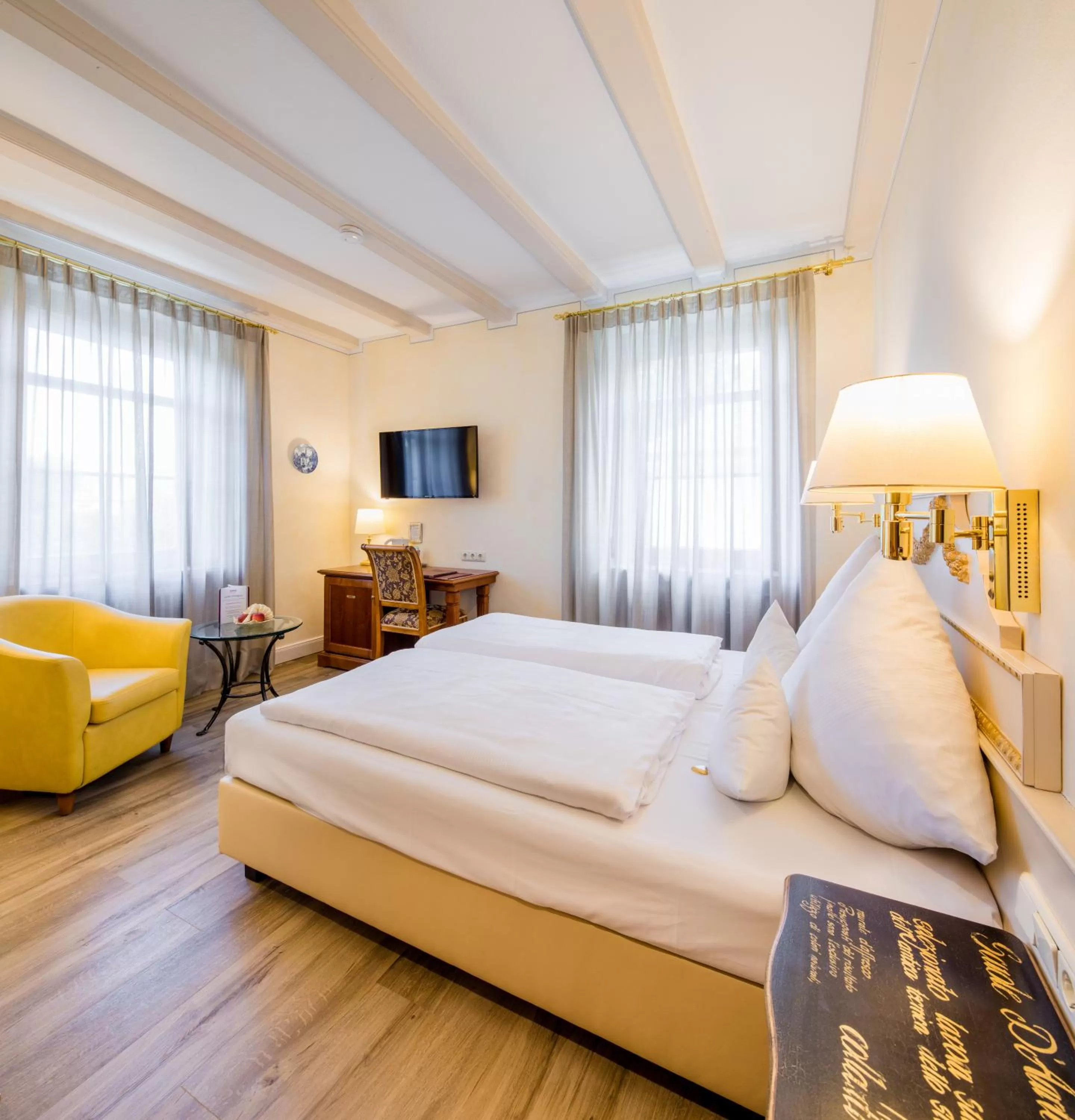 Photo of the whole room, Bed in Simones Hotel Fürstenhof