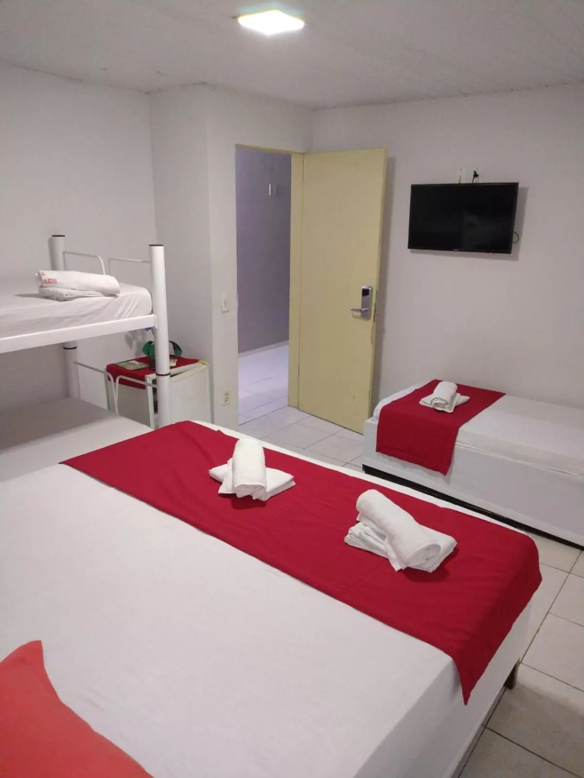 Bed in Nalu Beach Hotel pousada