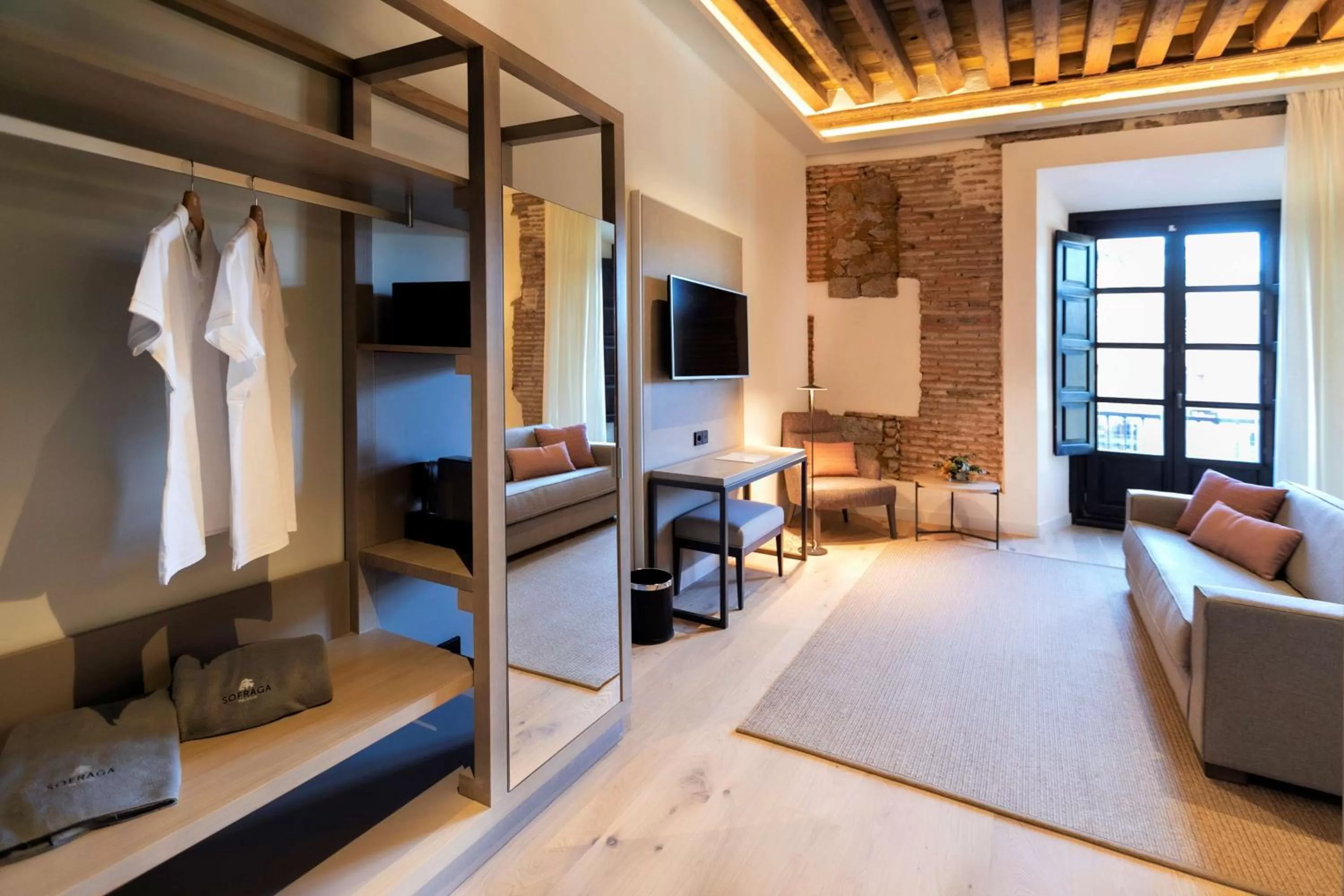 Photo of the whole room in Sofraga Palacio