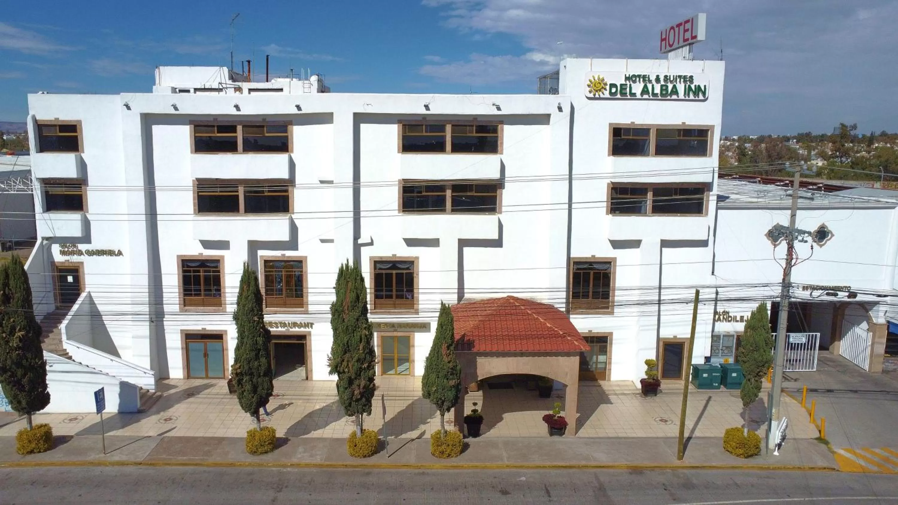 Property building in Hotel del Alba Inn & Suites