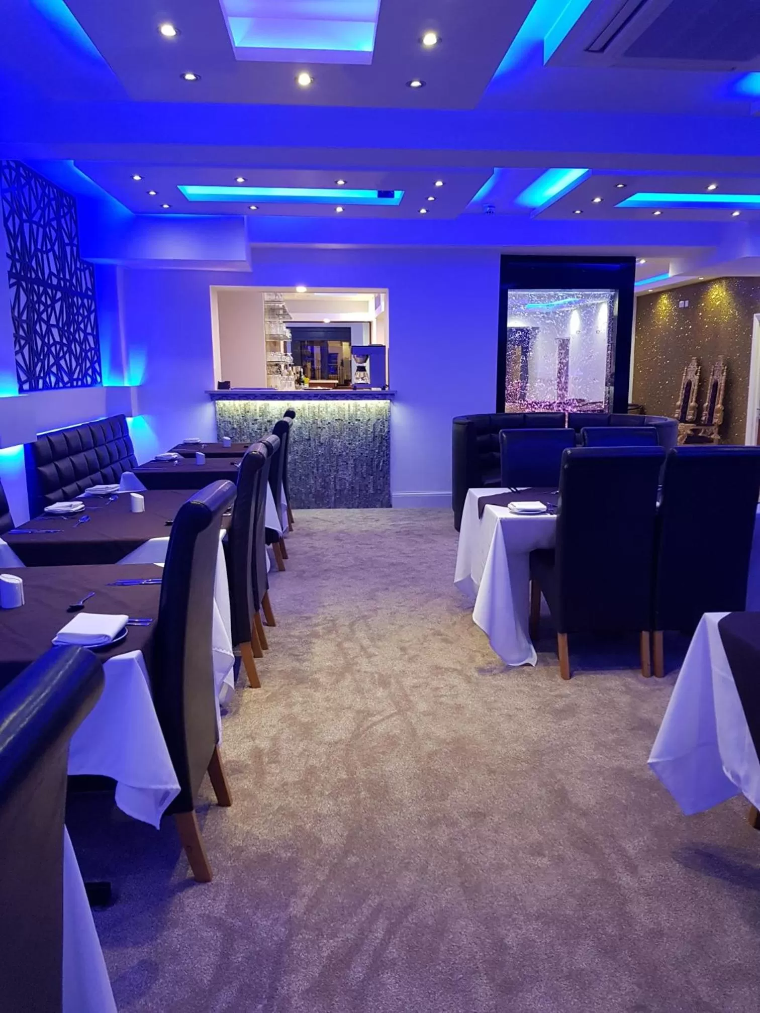 Restaurant/places to eat in The Charles Hotel