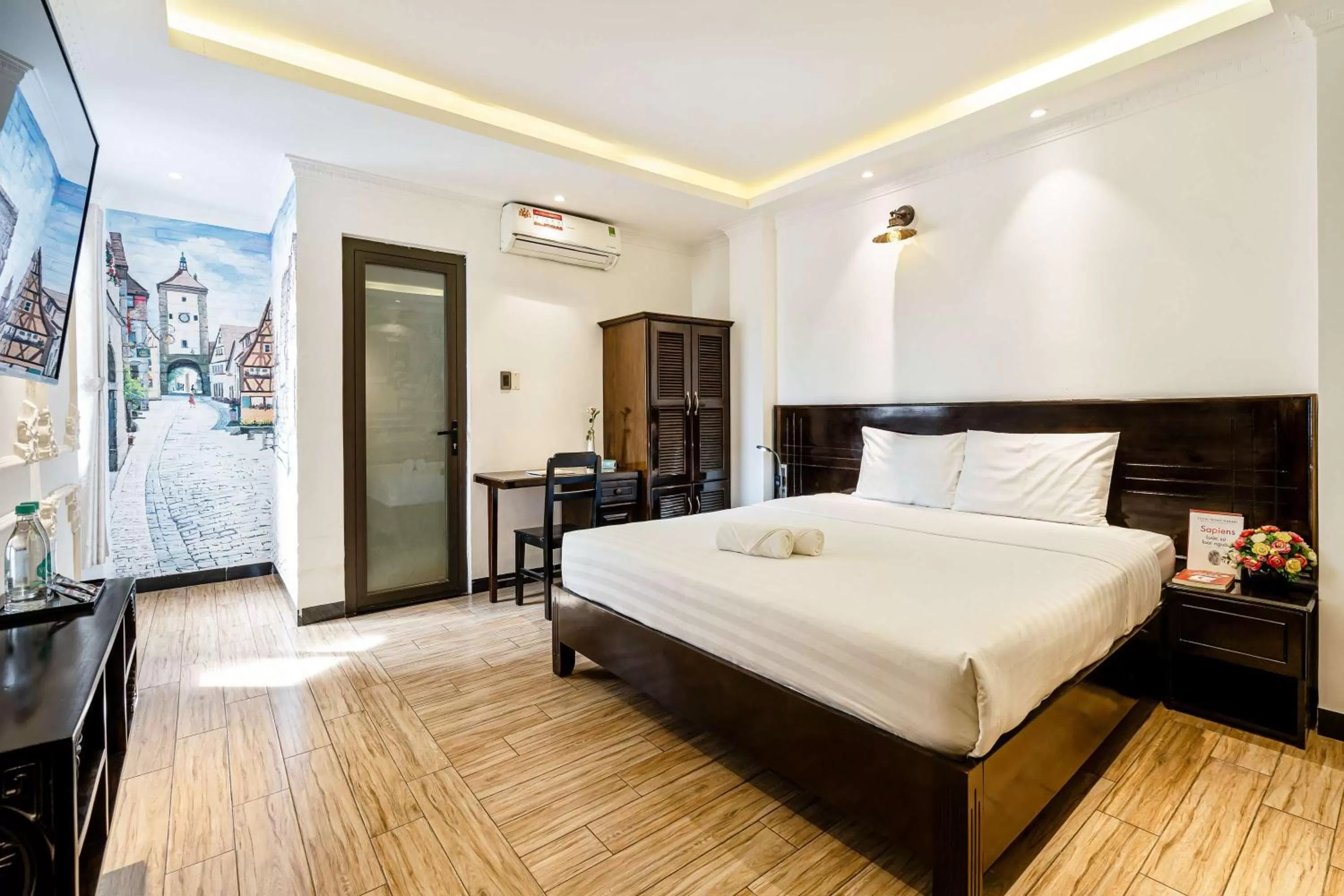 Bed in Lotus Laverne Hotel