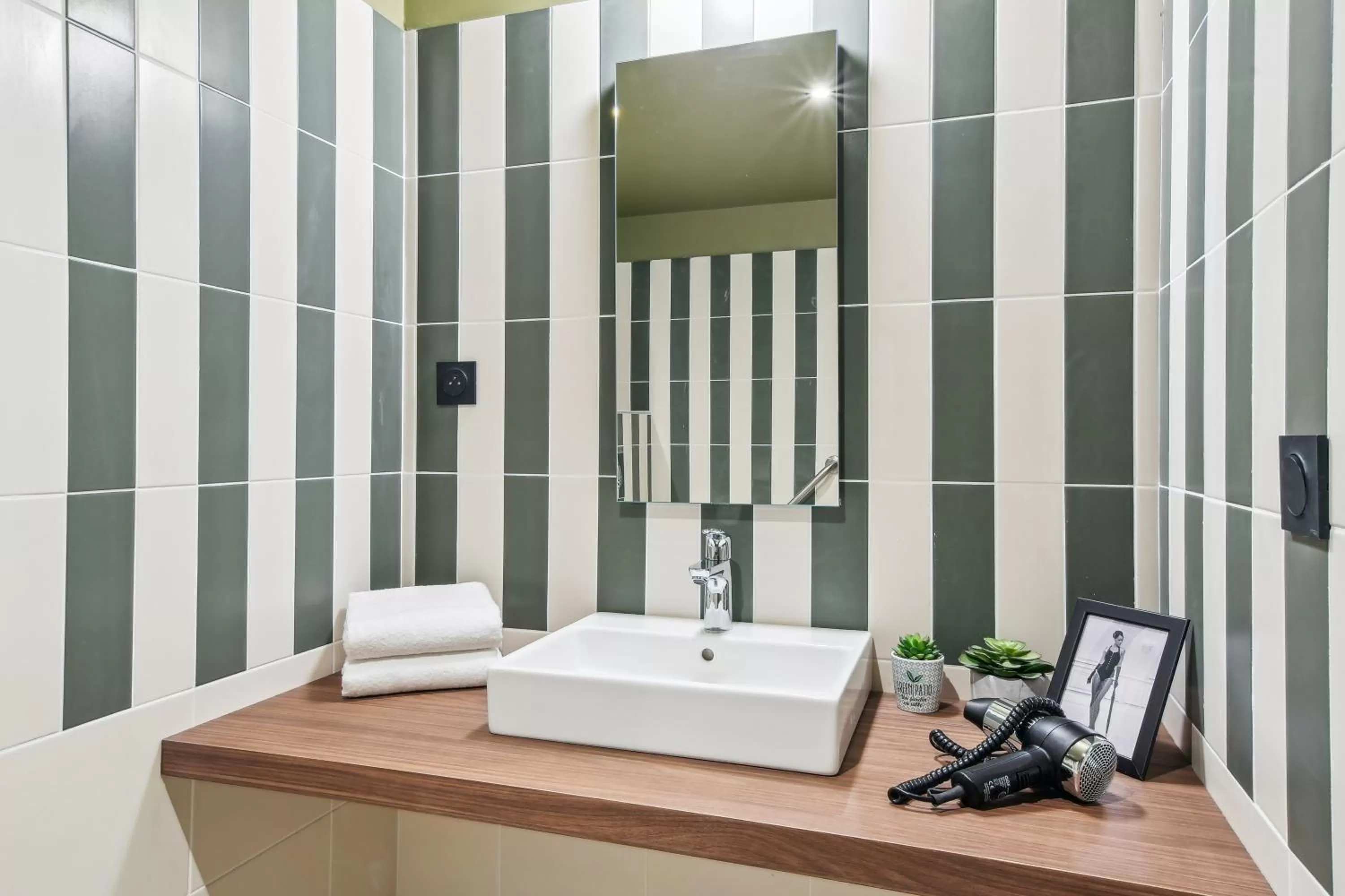 Bathroom in JOST Hotel Montpellier Centre St Roch