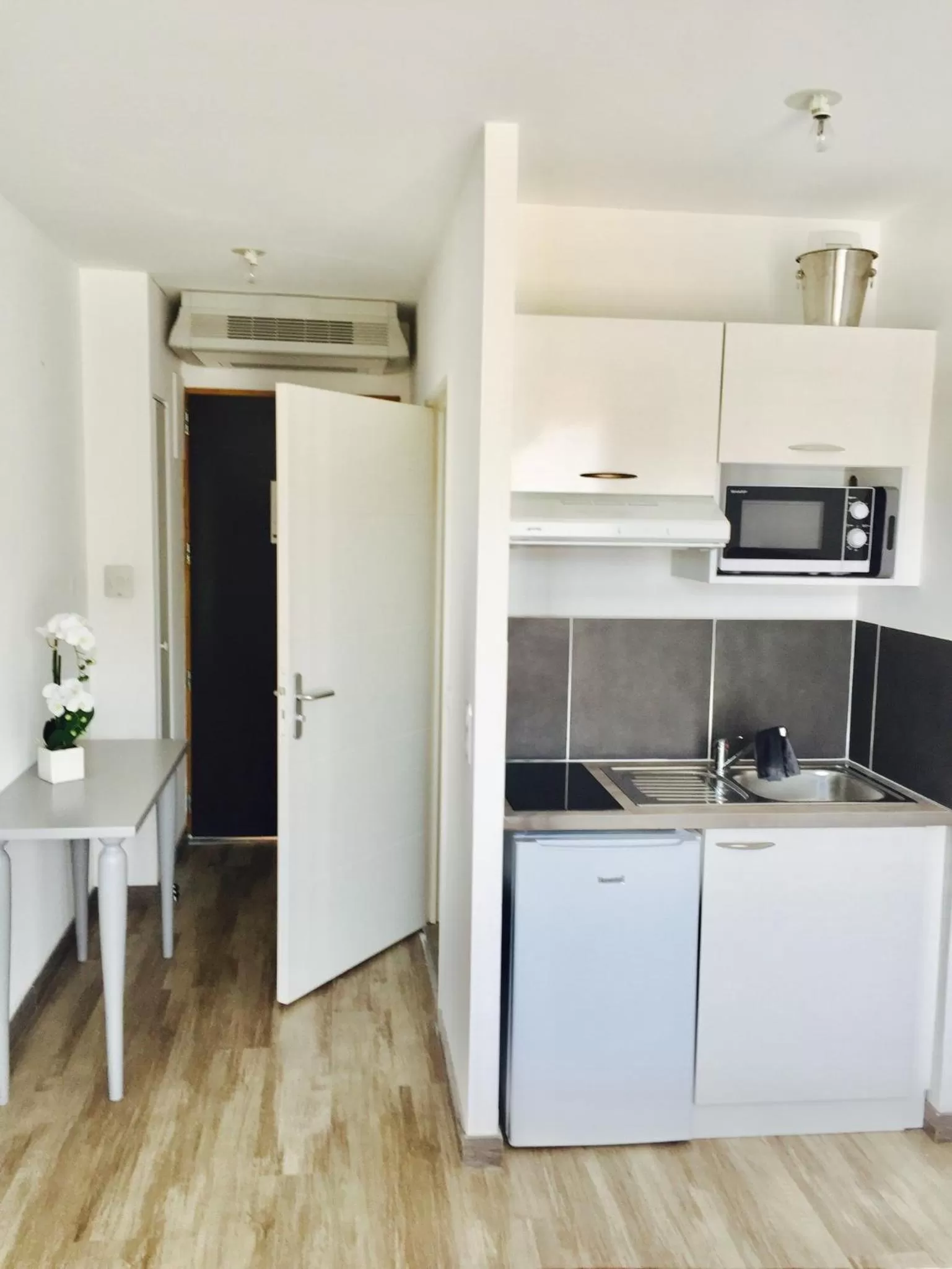 Kitchen or kitchenette, Kitchen/Kitchenette in Les Terrasses D'Aix - Studio avec Grande Terrasse privée