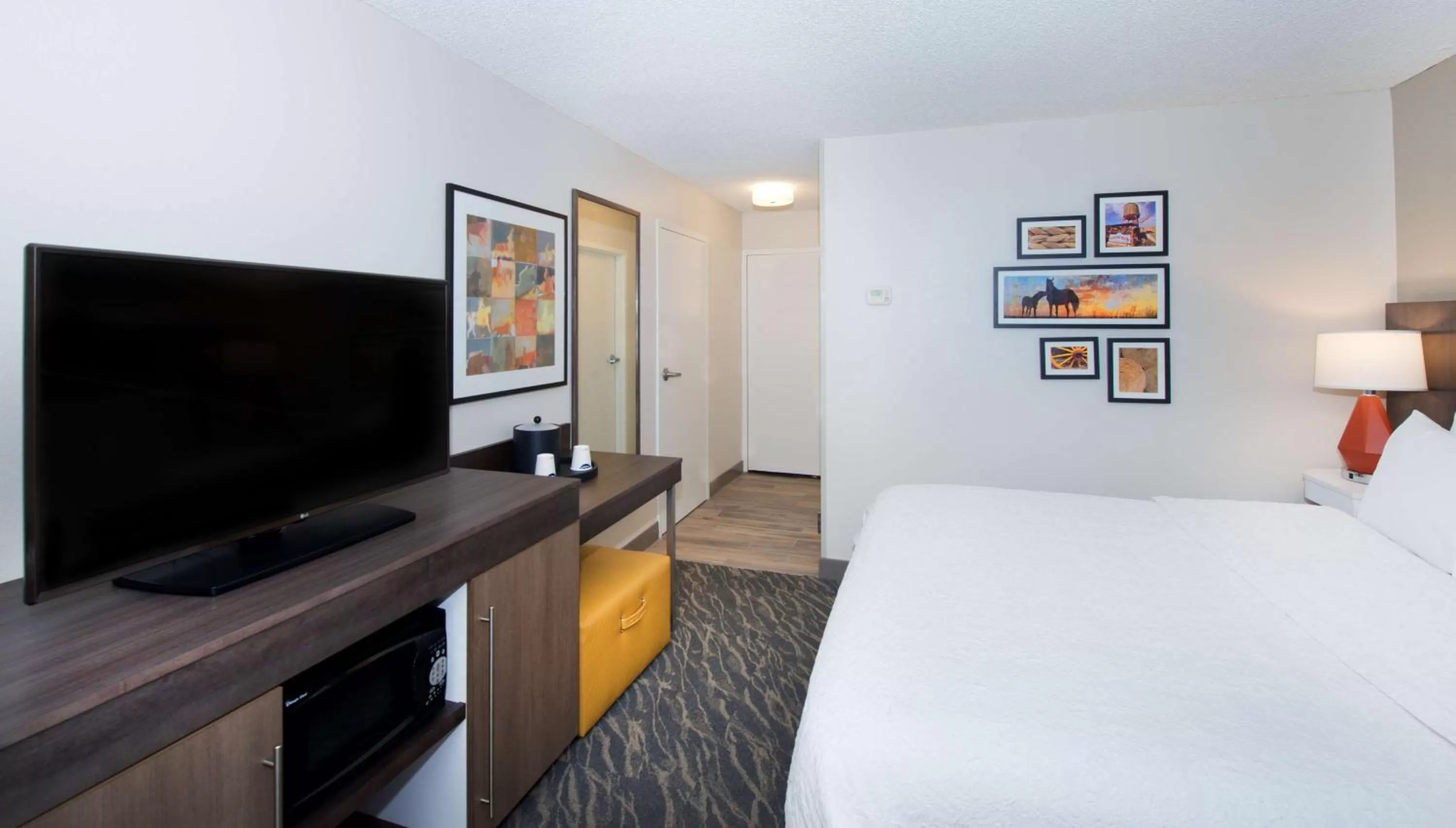 Bedroom, Bed in Hampton Inn & Suites N Ft Worth-Alliance Airport